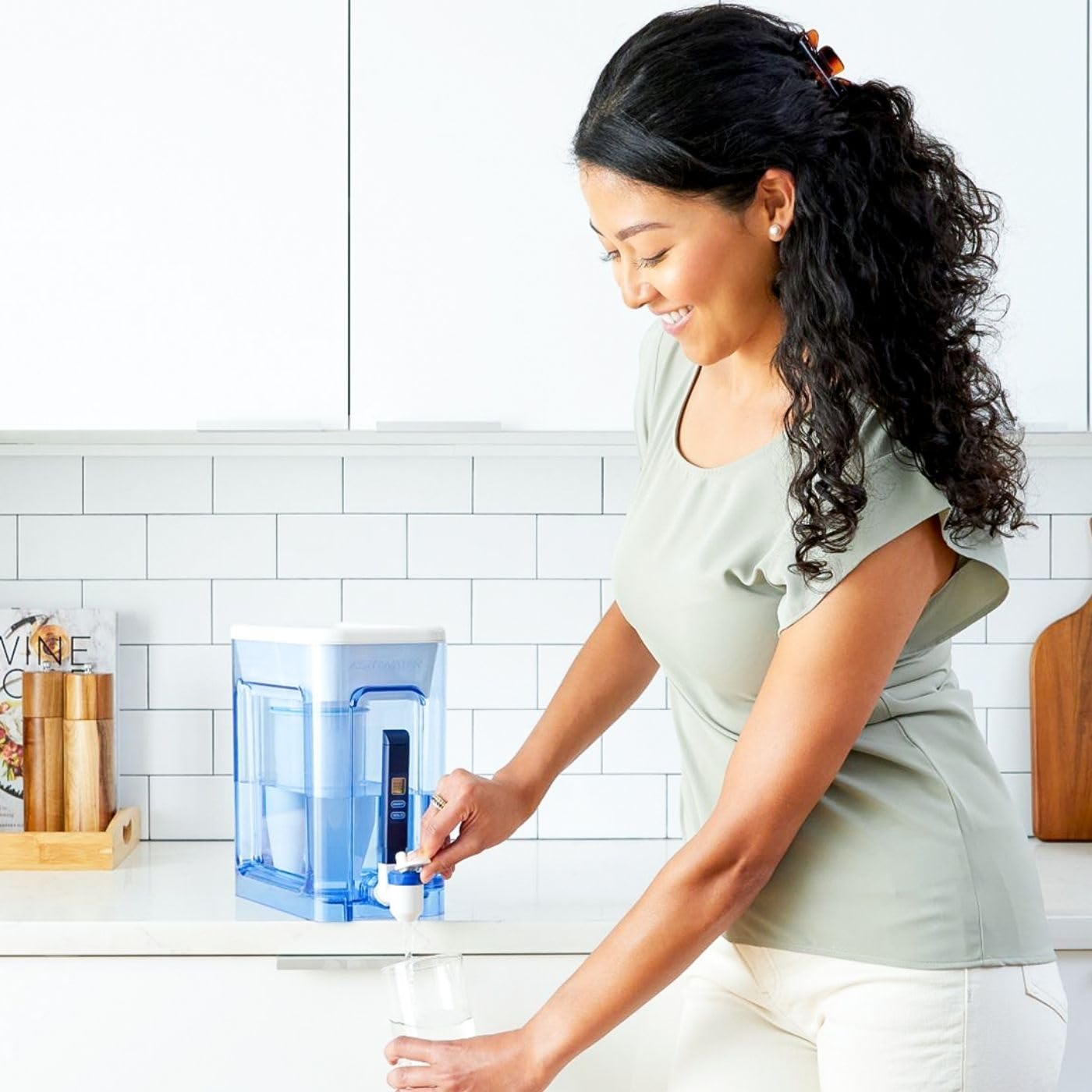 Culligan ZeroWater Dispensador de agua filtrada de 5,2 L. Combo 3 Cartuchos + Dispensador. Certificado IAPMO para Reducir la Cal el Plomo y Otros Metales Pesados.