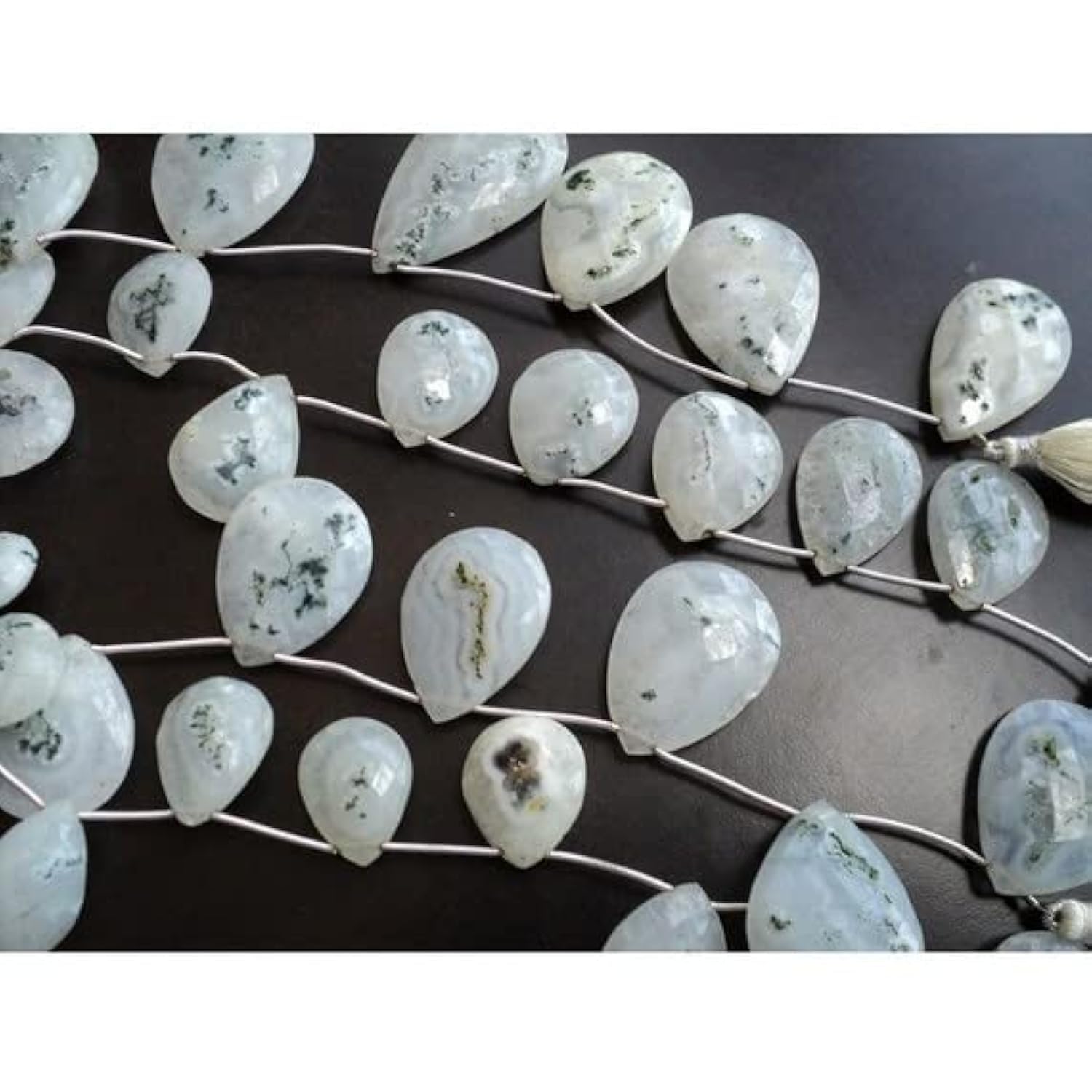Perles de agate mousse pour créer vos bijoux bohèmes et colliers d'été artisanaux