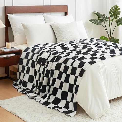 Miniatura 3 de Cozy Bliss Manta de cama a cuadros tamaño Queen  Manta de felpa ultra suave y cálida para cama, color negro y blanco, 90 x 90 pulgadas