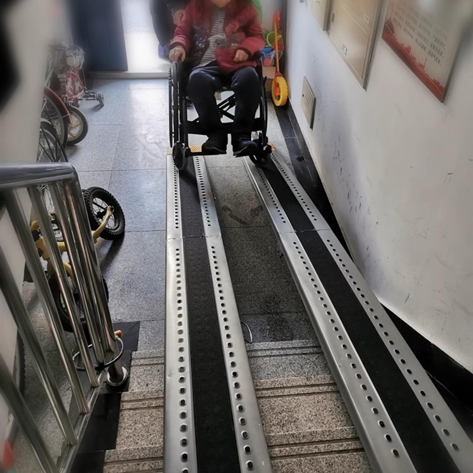 Rampa de umbral, rampa plegable antideslizante para silla de ruedas, escalones portátiles para motocicletas, escaleras, puertas, rampa para discapacitados, carga de 330 libras (color: 2 m, tamaño: 3