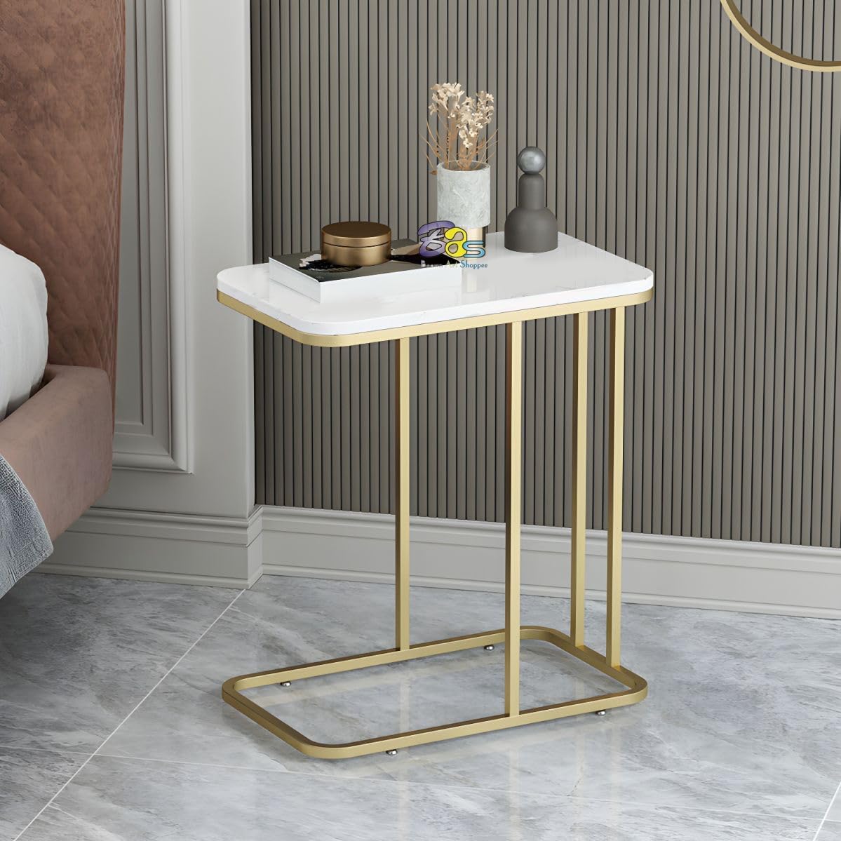 Slim C Shaped Side Table, Iron Frame MDF Top Modern Accent Coffee Table Compact Bedroom Bedside Tables Lamp Table with Metal Frame Living & Bed Room Decor (Golden White)