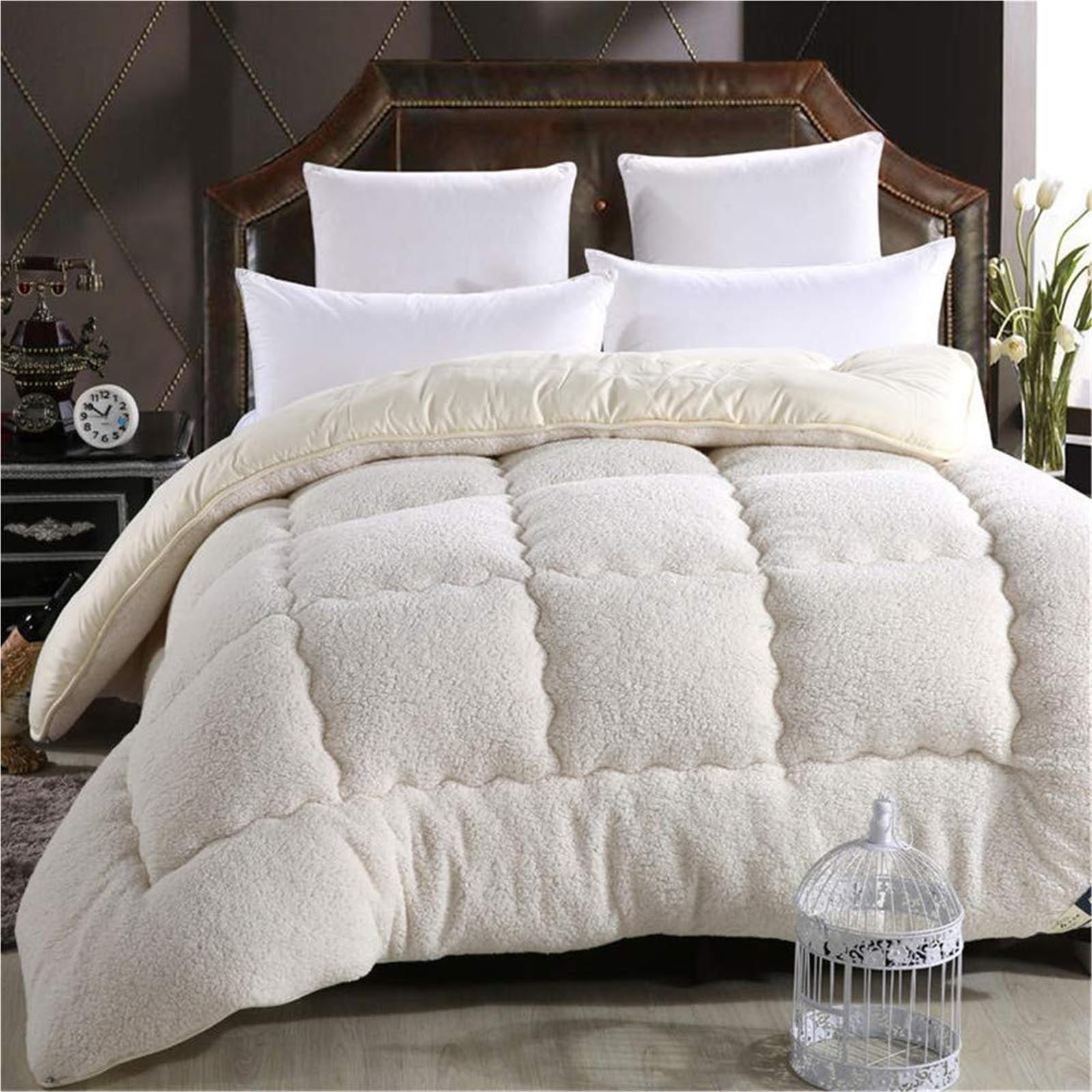 Luxury Plush Warm Comforter，Super Warm Lamb Quilt Winter Blanket, Luxury Flannel Fleece Thick Bed Blanket(White,150x200cm(2.5KG))