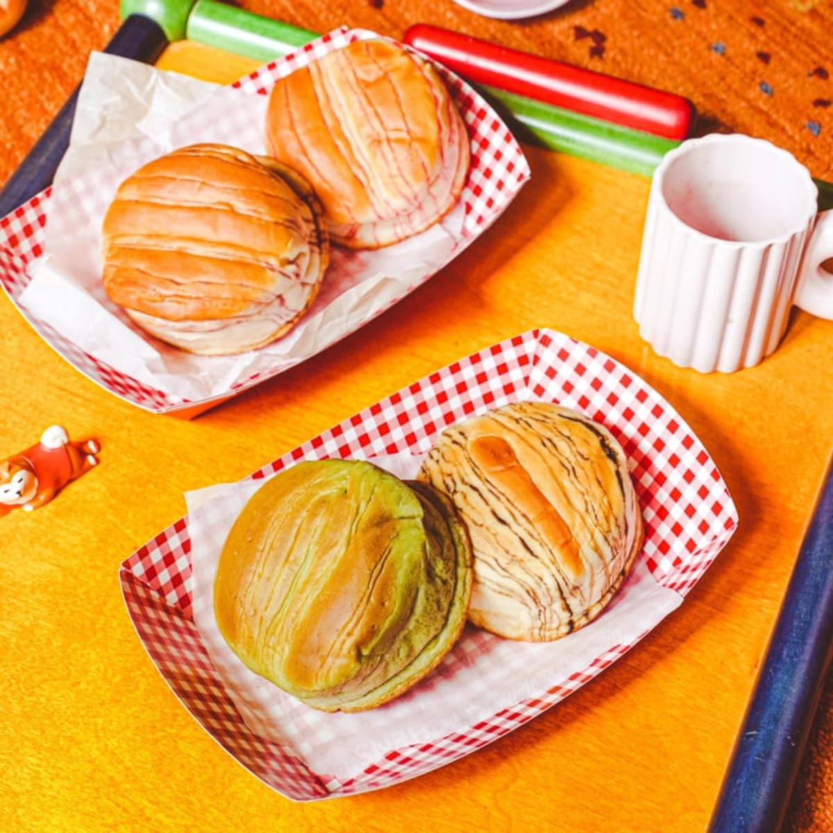 Japanese Snack box Authentic Bread Combo - Japanese Bakery 5 Baked Pastry, 2 Roll Cake and 3 Bun Wagashi and Dagashi Gift Set (Pack of 10)