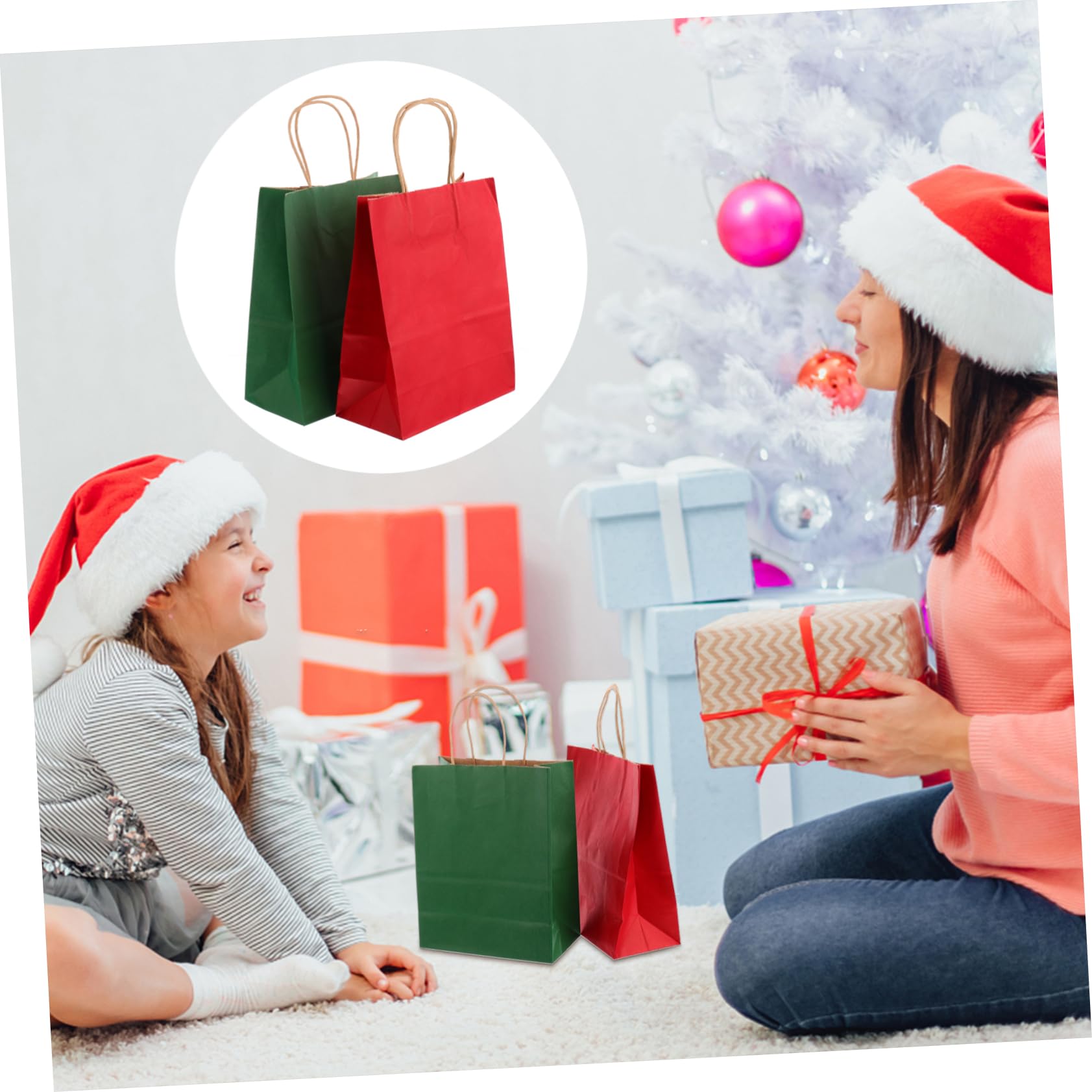 COLLBATH 24 Stück Umweltfreundliche und Recycelbare Weihnachtspapiertüten aus Kraftpapier mit Traggriff in Rot und Grün für Geschenkverpackung zu Weihnachten