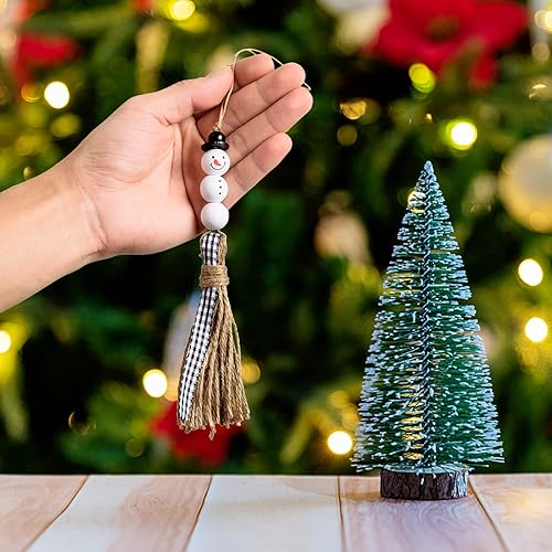 Miniatura 4 de ARCHCRTC Adorno colgante de cuentas de madera de muñeco de nieve, guirnalda de cuentas de muñeco de nieve de Navidad con borla a cuadros para