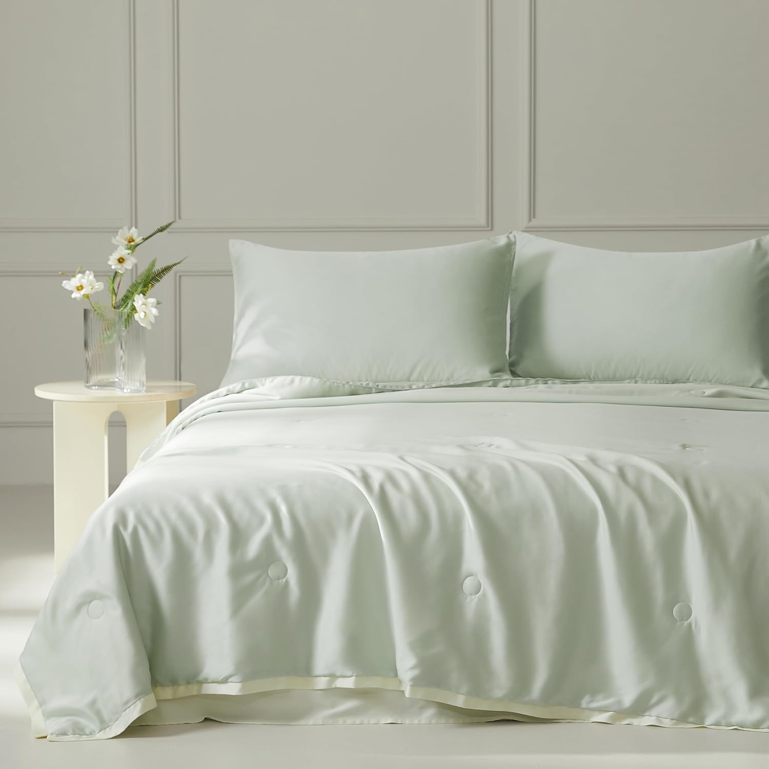 MIDO HOUSE Eucalyptus Cooling Comforter Breathable Tencel Lyocell Fiber Quilt Queen Cooling Blanket for Hot Sleeper Machine Washable Lightweight Duvet for Summer