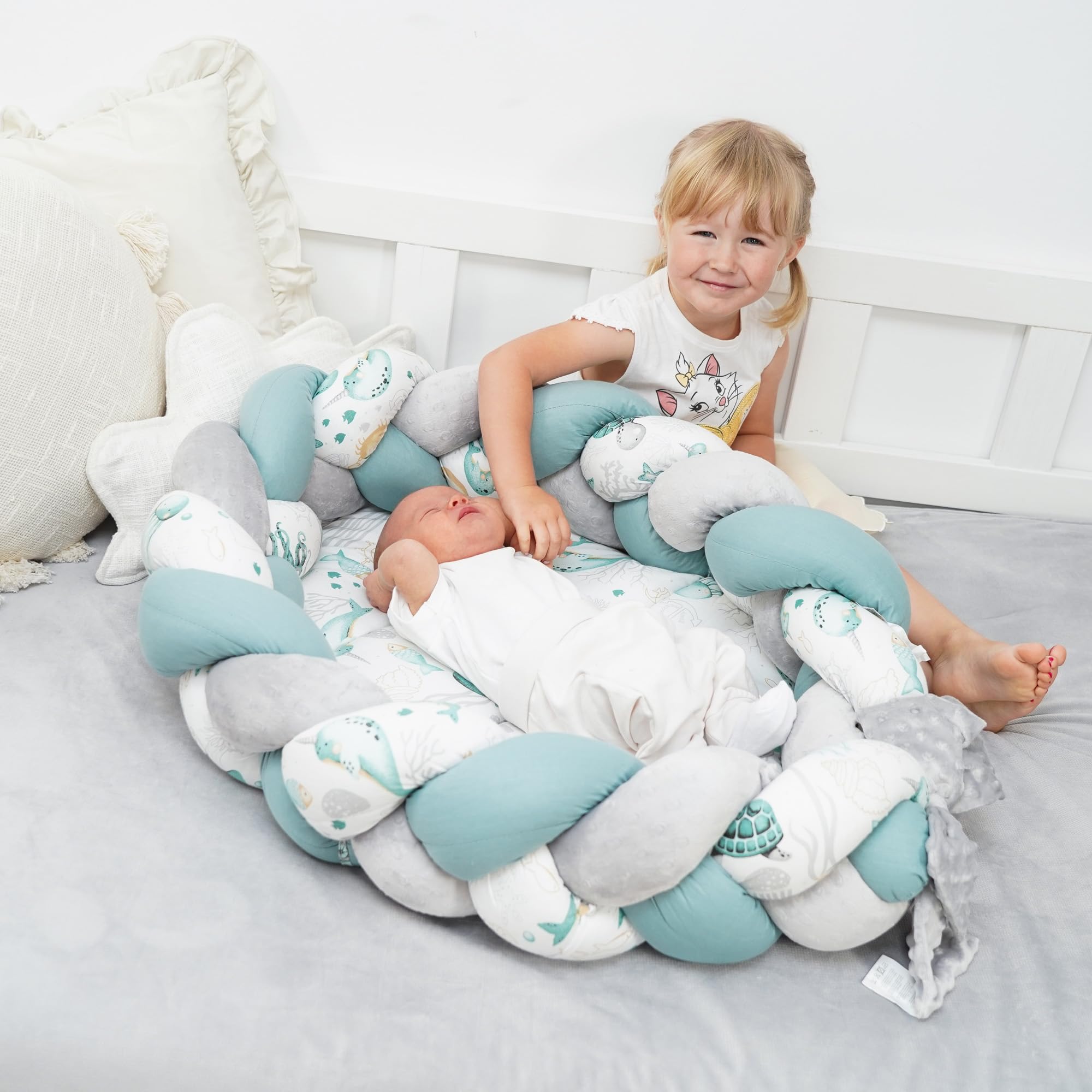 Babynest Neugeborene Nestchen Baby 75 x 45 cm – Plüschstoff Kuschelnest mit Zopf Kissen zerlegbares Set zweiseitig Babynestchen Babybett Wassertiere