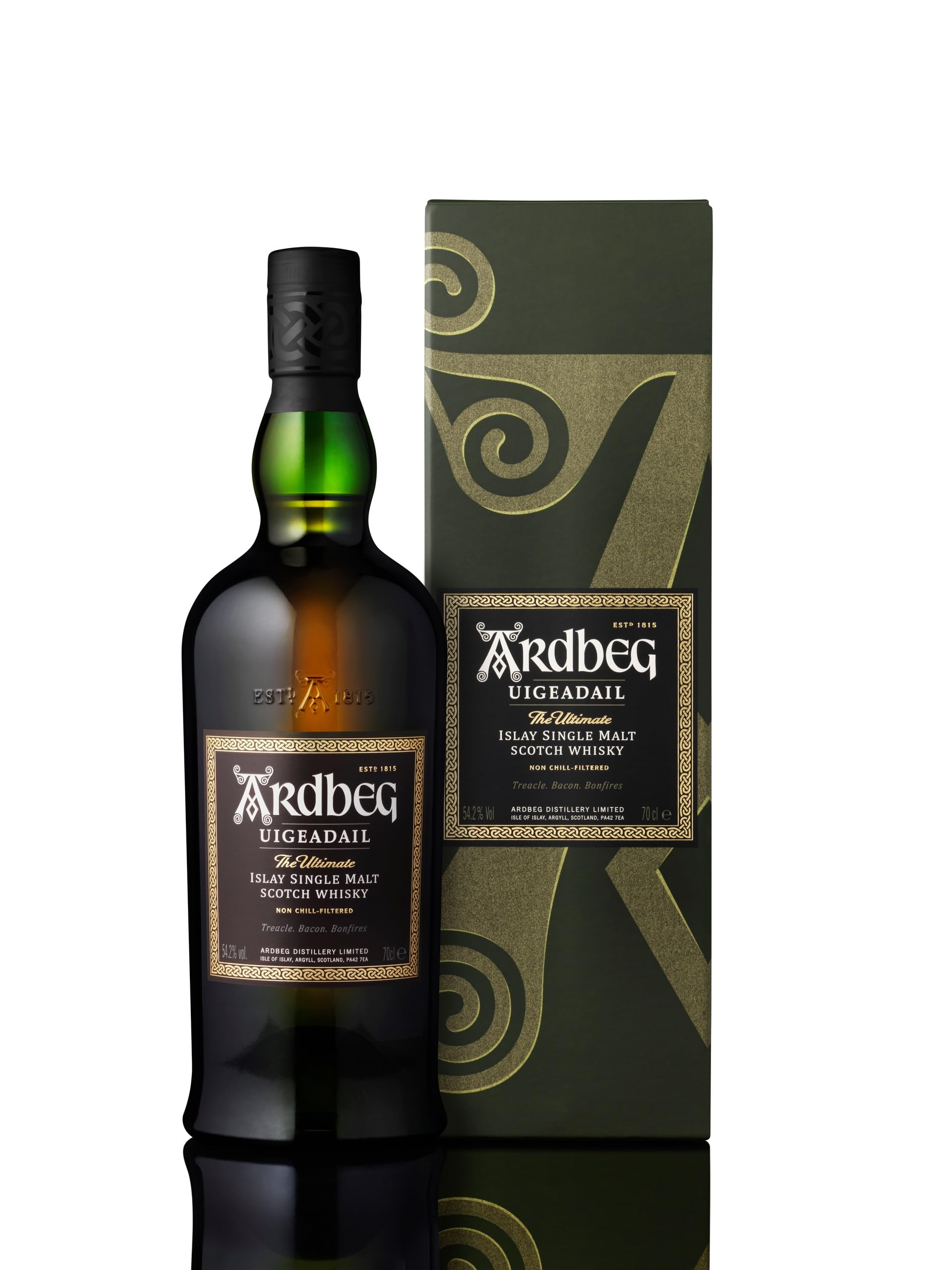 Ardbeg Uigeadail Whisky Single Malt 70cl 54,2% | Whisky single malt 54,2%. Vieilli dans d'anciens fûts de sherry et de bourbon. Profil fumé et boisé.