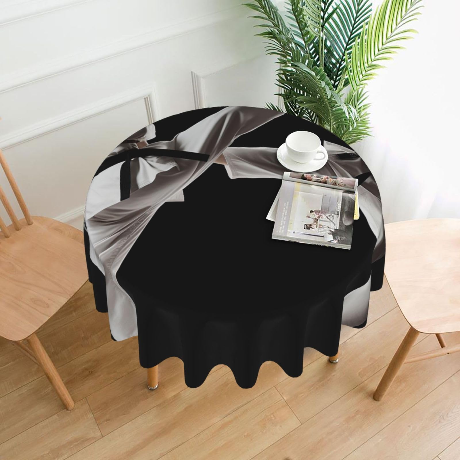 WPKJU Taekwondo Martial Arts Printed Round Tablecloth 60 in Water Resistant Table Cover Washable Table Cloth for Dining Tables