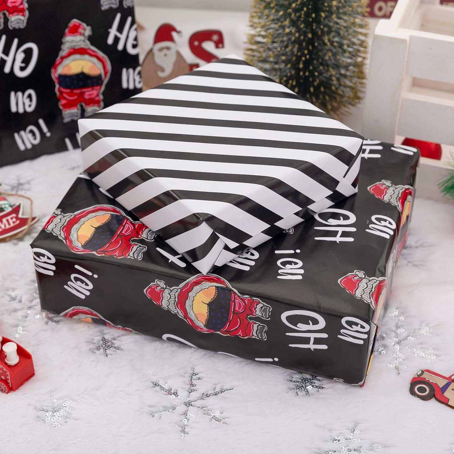 Vnaaem Funny Christmas Wrapping Paper Roll for Men Women Adult (Black Funny Santa, 17 In X 100 Ft)