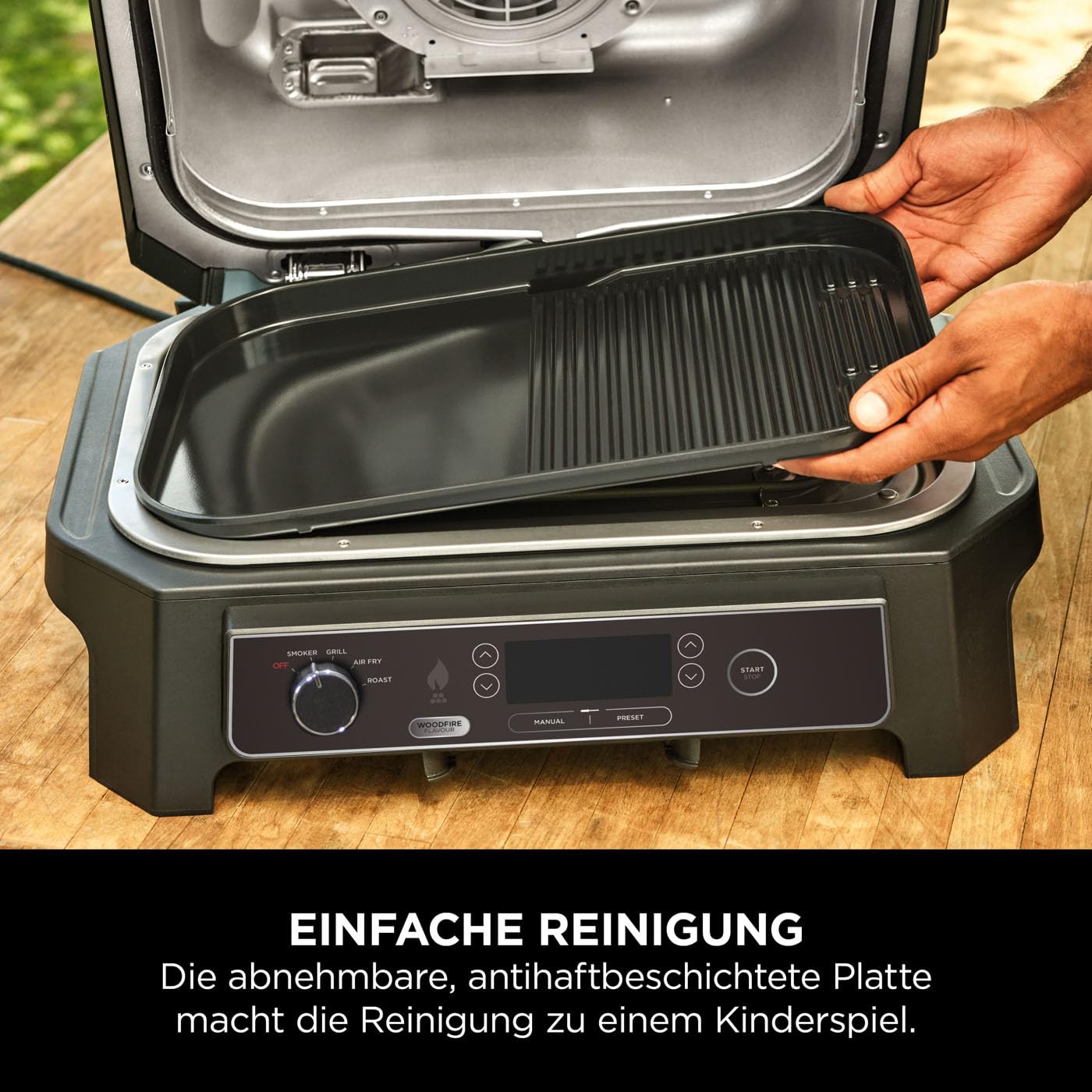 Ninja Woodfire XL flache Grillplatte, antihaftbeschichtete Kombination aus Flach- und, kompatibel mit BBQ Grill OG850/OG901, offizielles Ninja-Zubehör, XSKOGXLGGCMEU, Schwarz