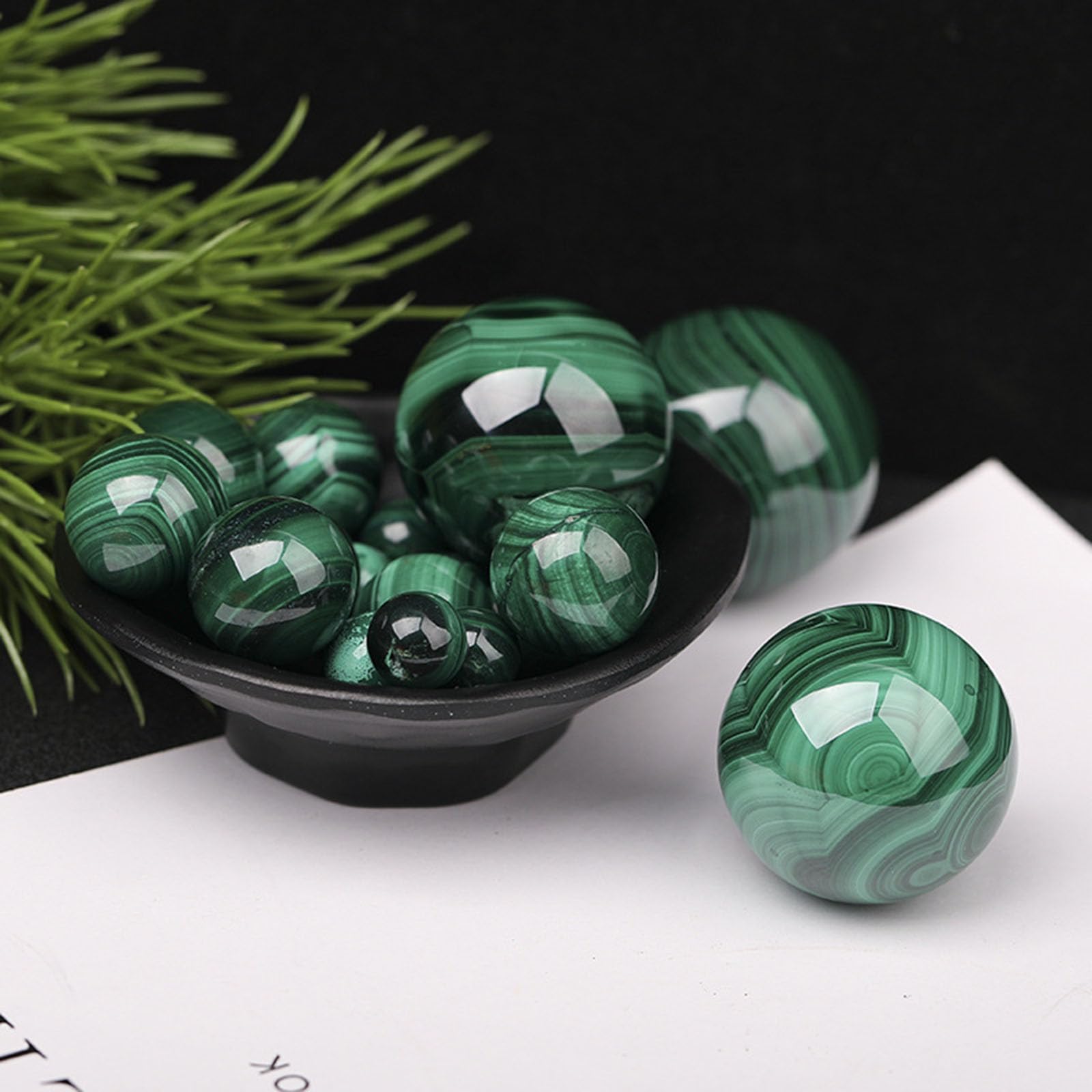 Bola de Cristal de malaquita Natural Pulida, Esfera de Piedra de Cuarzo cristalino, meditación, Feng Shui, Aura, decoración del hogar, Pieza de exhibición, Escultura, estatuilla,6.5~7cm