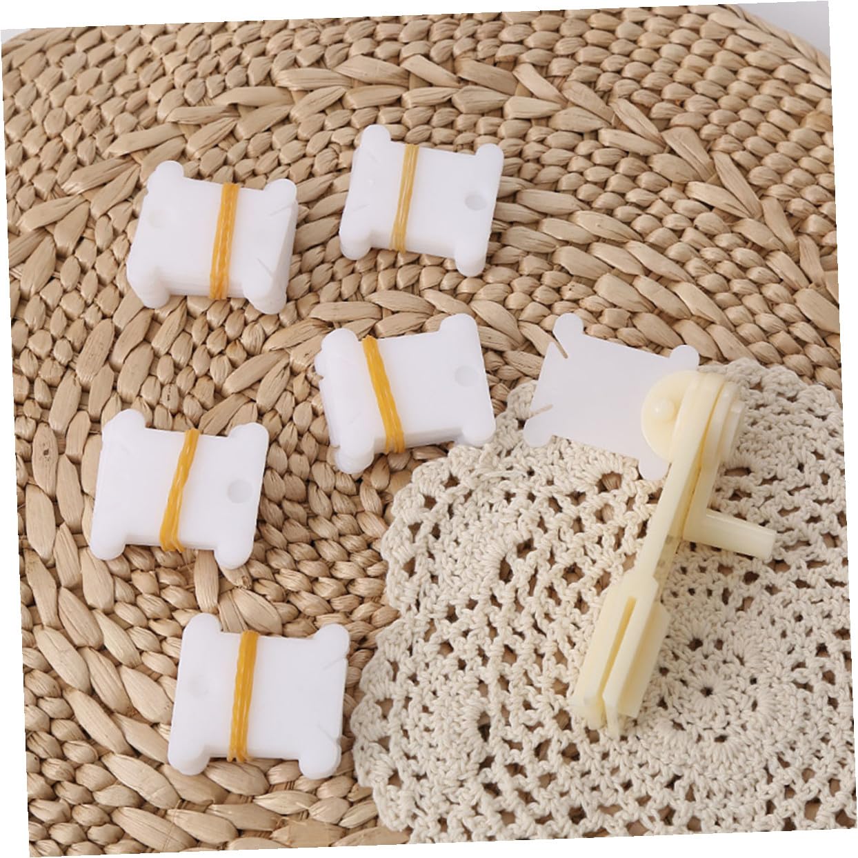 Caja Organizadora para Hilos de Bordar con Bobinas Pegatinas Resistente y Práctica para Almacenamiento y Organización de Hilo de Punto de Cruz para Manualidades y Costura