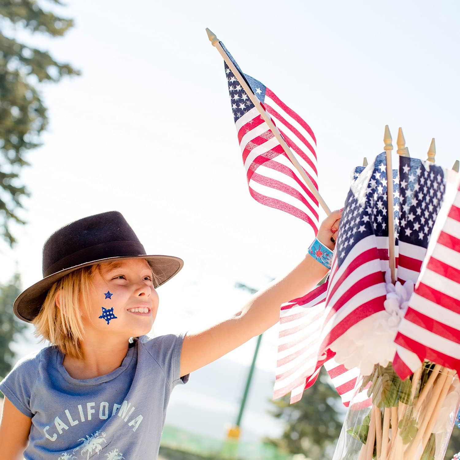 310 Pcs Patriotic Star Stickers(Red, White & Blue) Metallic 4th of July USA Flag Decals for Crafts, Party Décor & Kids’ Activities