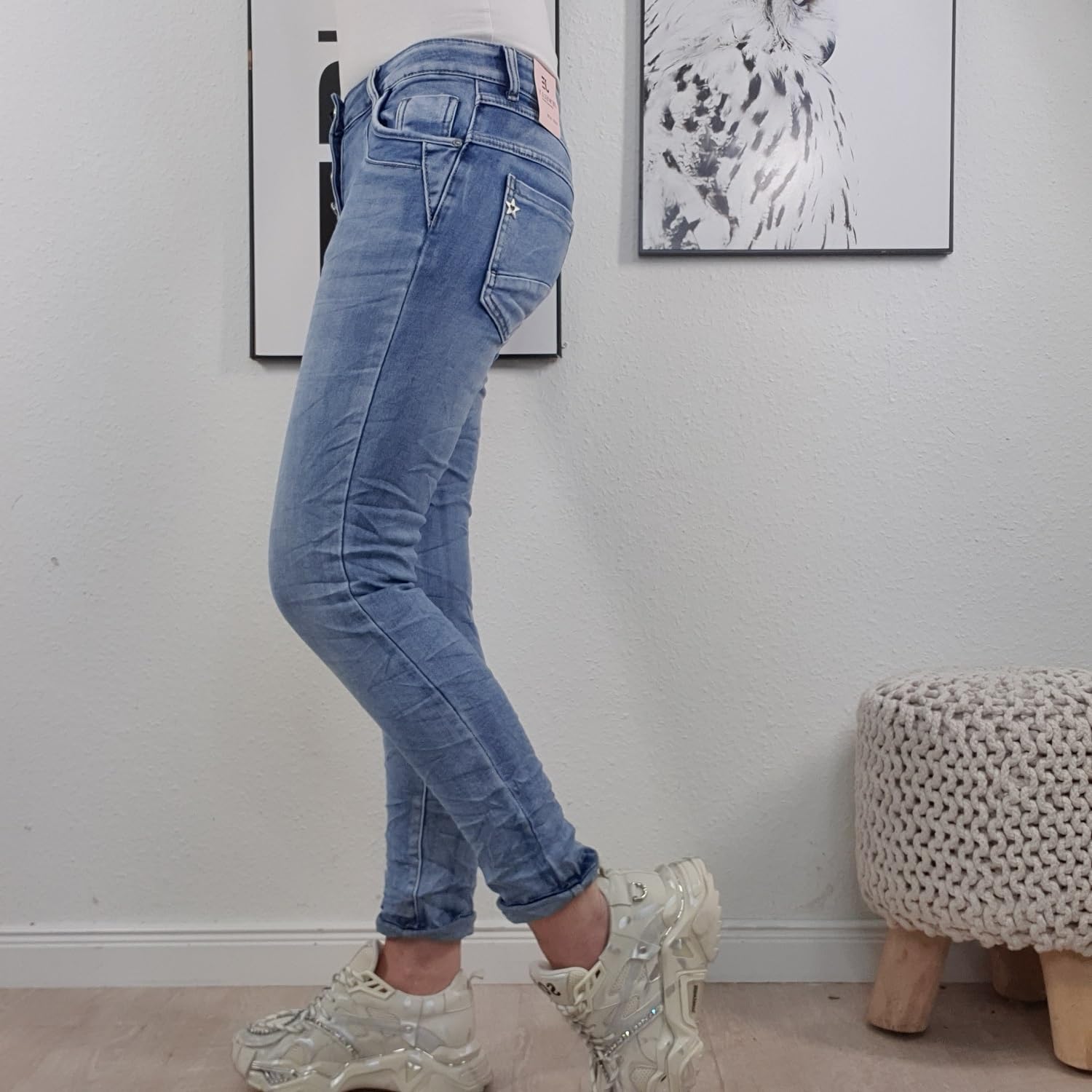 Jewelly Stretch Jeans| im Baggy Boyfriend Schnitt| Damen Hose mit dekorativer Knopfleiste| Perfekter Sitz