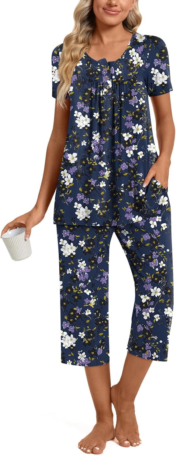 Womens Summer Pajama Sets 2 Piece Short Sleeve Top and Capri Pants Plus Size Ladies Lounge Pjs Sets with Pockets