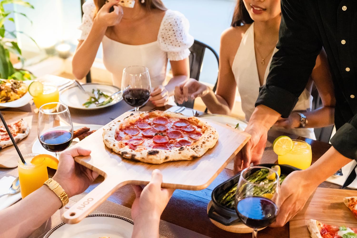 Ooni Pelle à Pizza en Bambou 14" (35 cm) – Planche à Découper et de Service pour Pizza, Surface Antiadhésive Légère, Compatible avec les Fours à Pizza Ooni