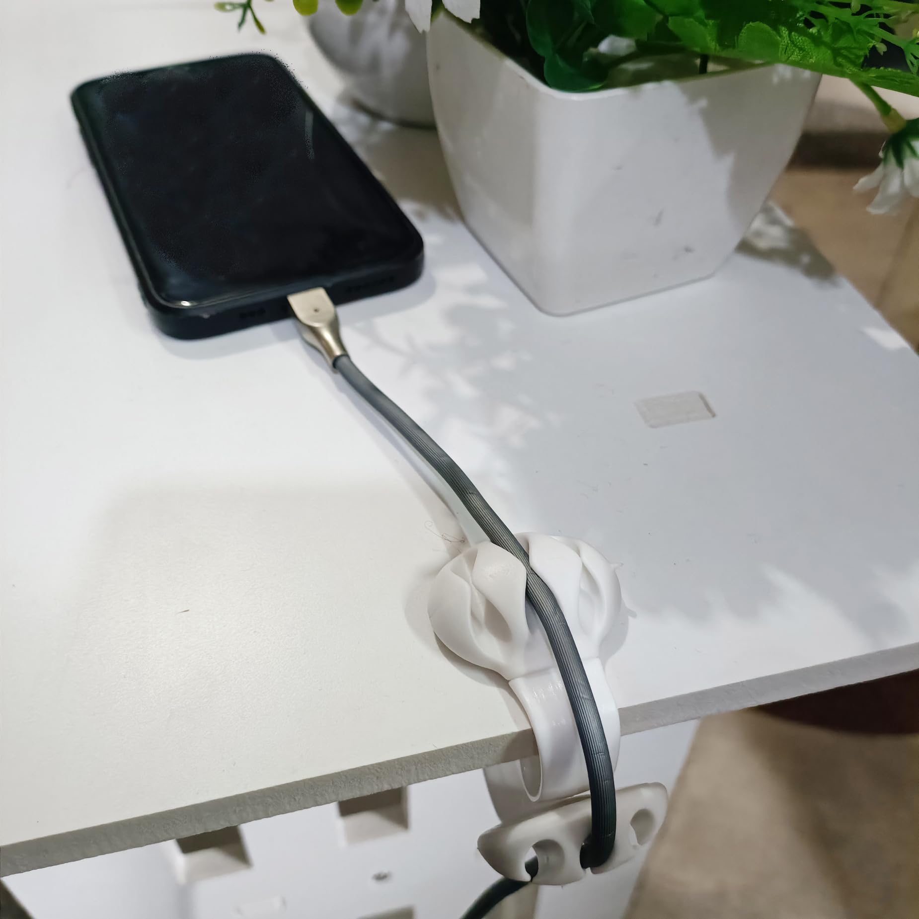 nieprzylepny ważony kabel biurkowy klips silikonowy organizer na biurko małe linie wiązania mocowanie schludny blat drut uchwyt zacisk przewód do zarządzania zestawem do domu biura (biały 4 szt.)