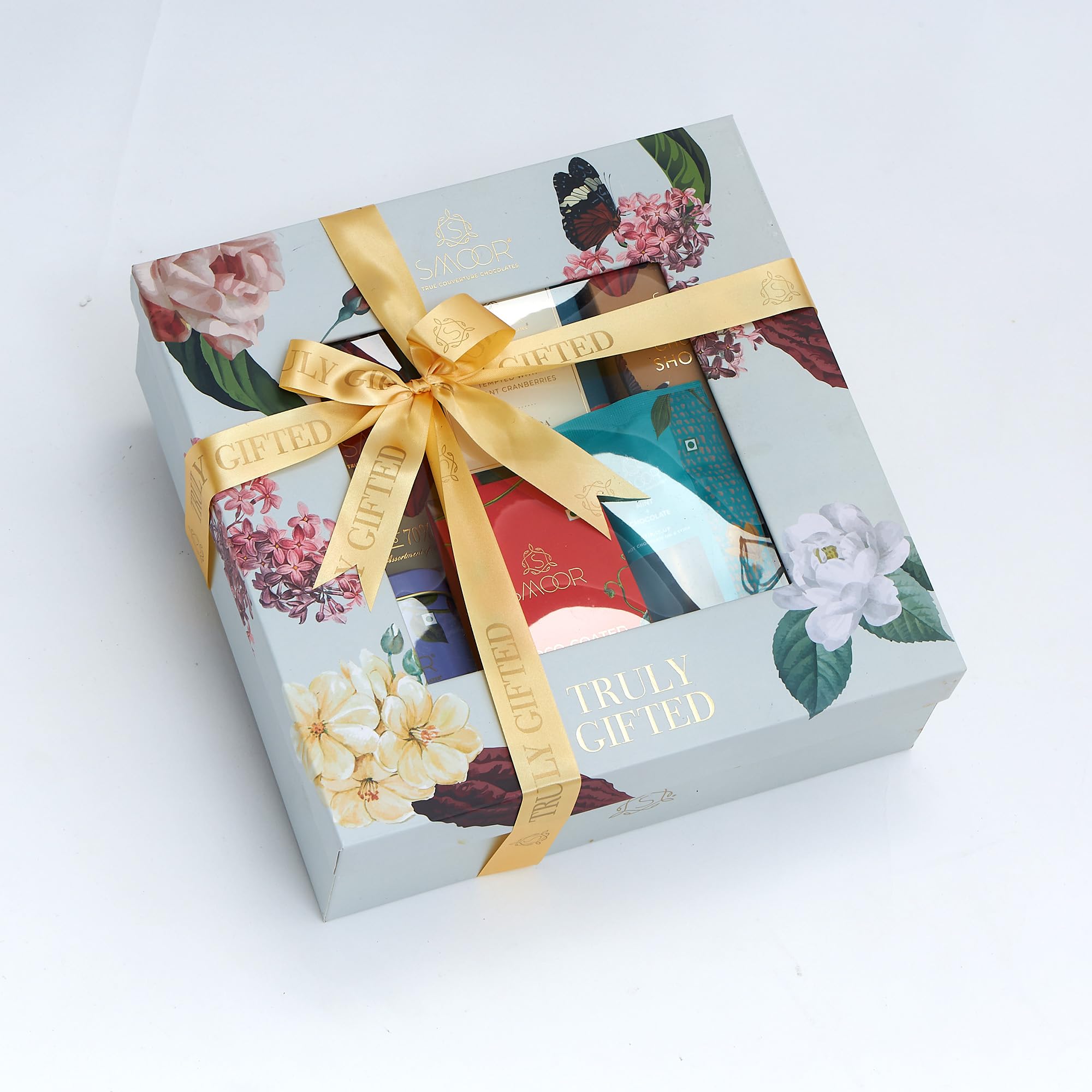SMOOR Assorted Delights Chocolates Gift Box |Luxury Gift Hamper For Birthday,Anniversary, & Special Occasions |670 Gram