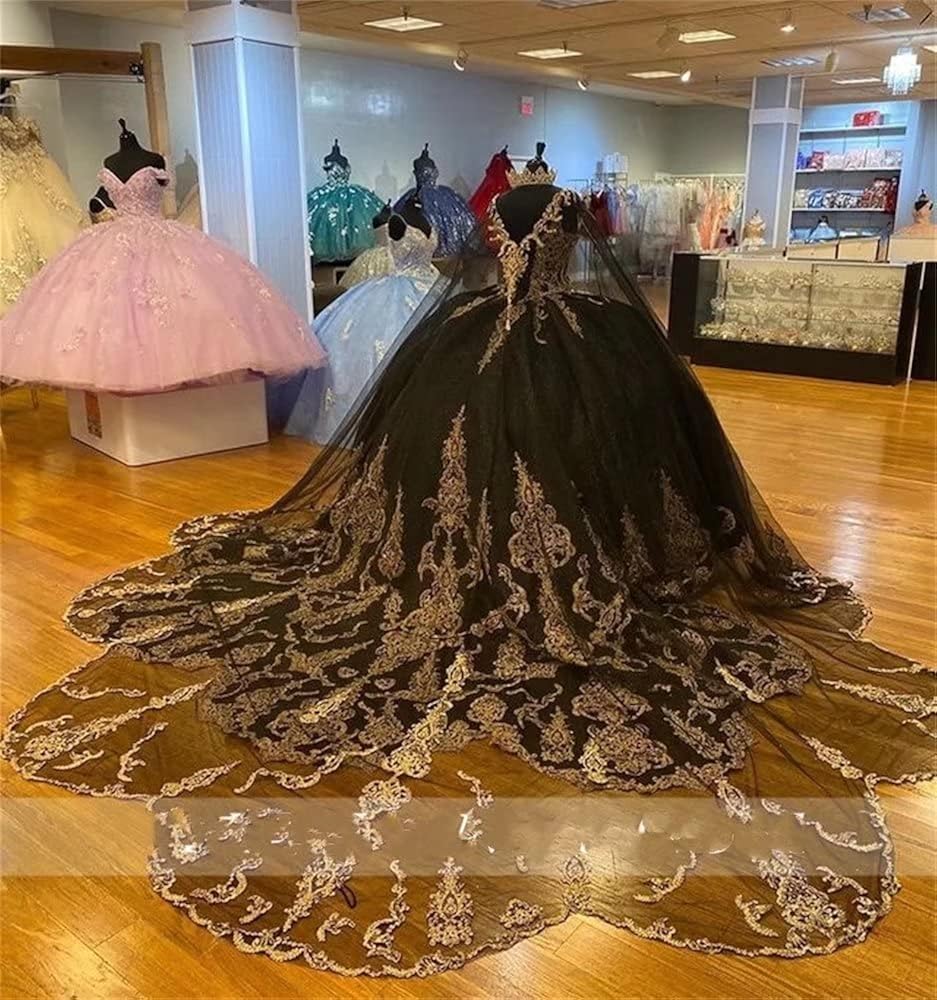 Amazon.com: LOVELIULIU66 Vestidos de quinceañera negros con apliques dorados,  chal desmontable, espagueti, cuello en V, para baile de graduación, capa de  16 vestidos 2022 : Ropa, Zapatos y Joyería