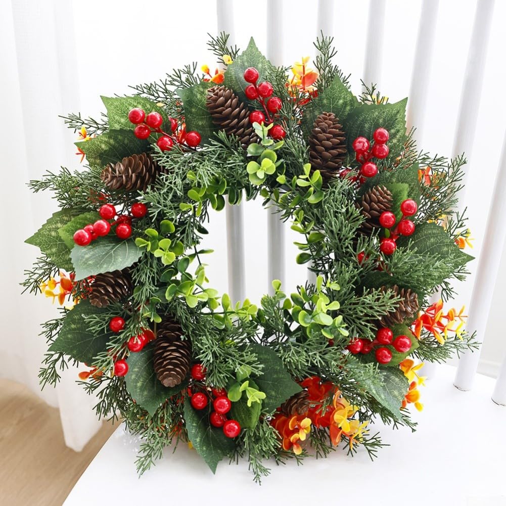 Zoegneer Corona de Navidad artificial de 40 cm con piñas y bayas rojas para decoración de vacaciones en interiores y exteriores, adorno de pared para puerta de casa, oficina, temporada de invierno