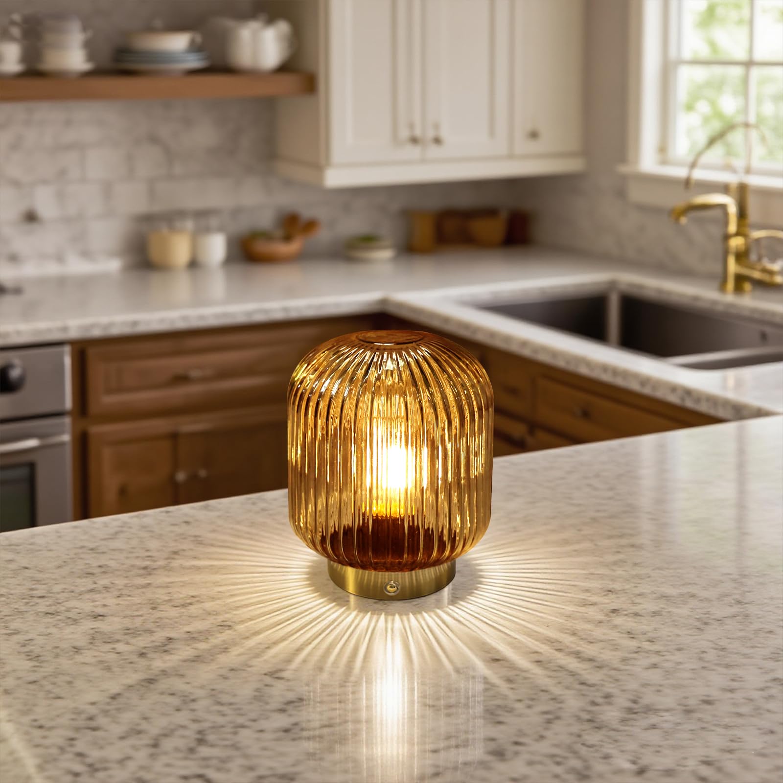 MJ PREMIER LED Tischleuchte Kabellose Gelb, Typ-C Wiederaufladbare Glas Lampe, Touch Dimmbar mit Helligkeitsspeicher, Tragbare Notlampe für Schlafzimmer Wohnzimmer, Modernes Dekorationsgeschenk