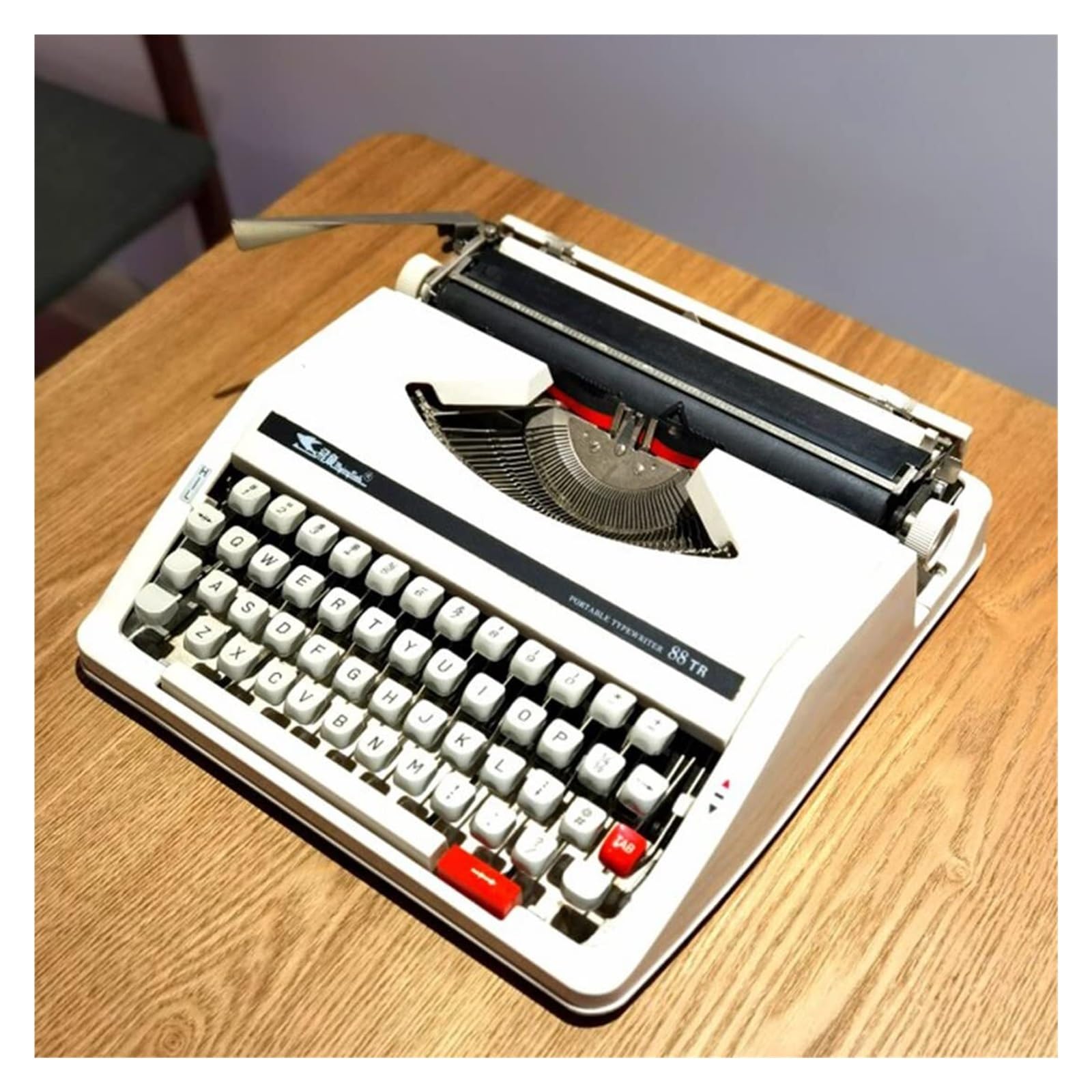 Kreatywna maszyna do pisania w stylu vintage, przenośna mechaniczna maszyna do pisania w stylu retro, staromodna instrukcja w zestawie czarna czerwona wstążka z podwójną szpulą, z etui (biała)