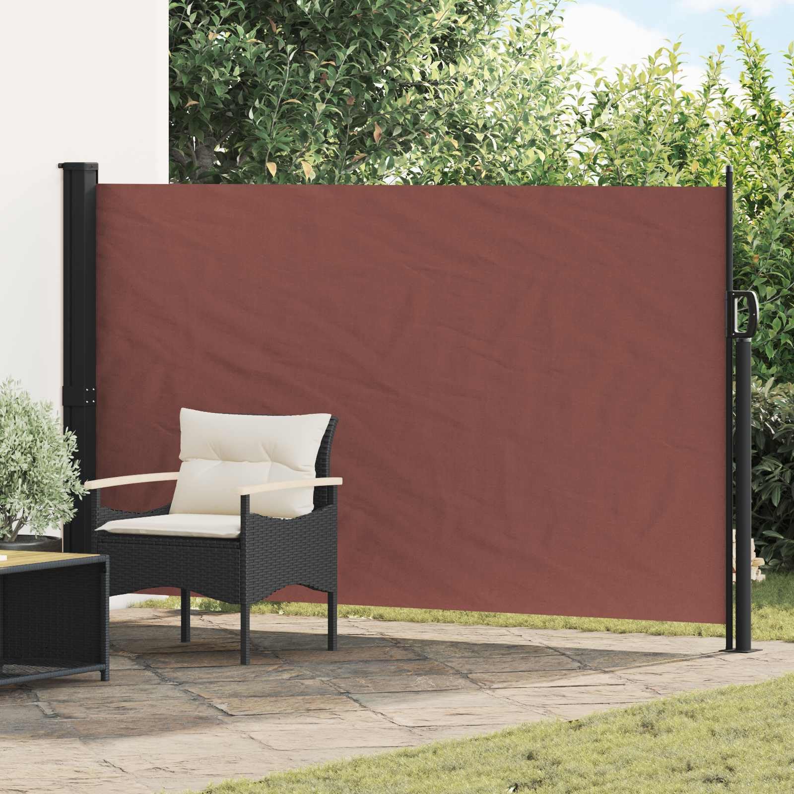 Store latéral rétractable anti-UV et brise-vue en polyester marron pour terrasse