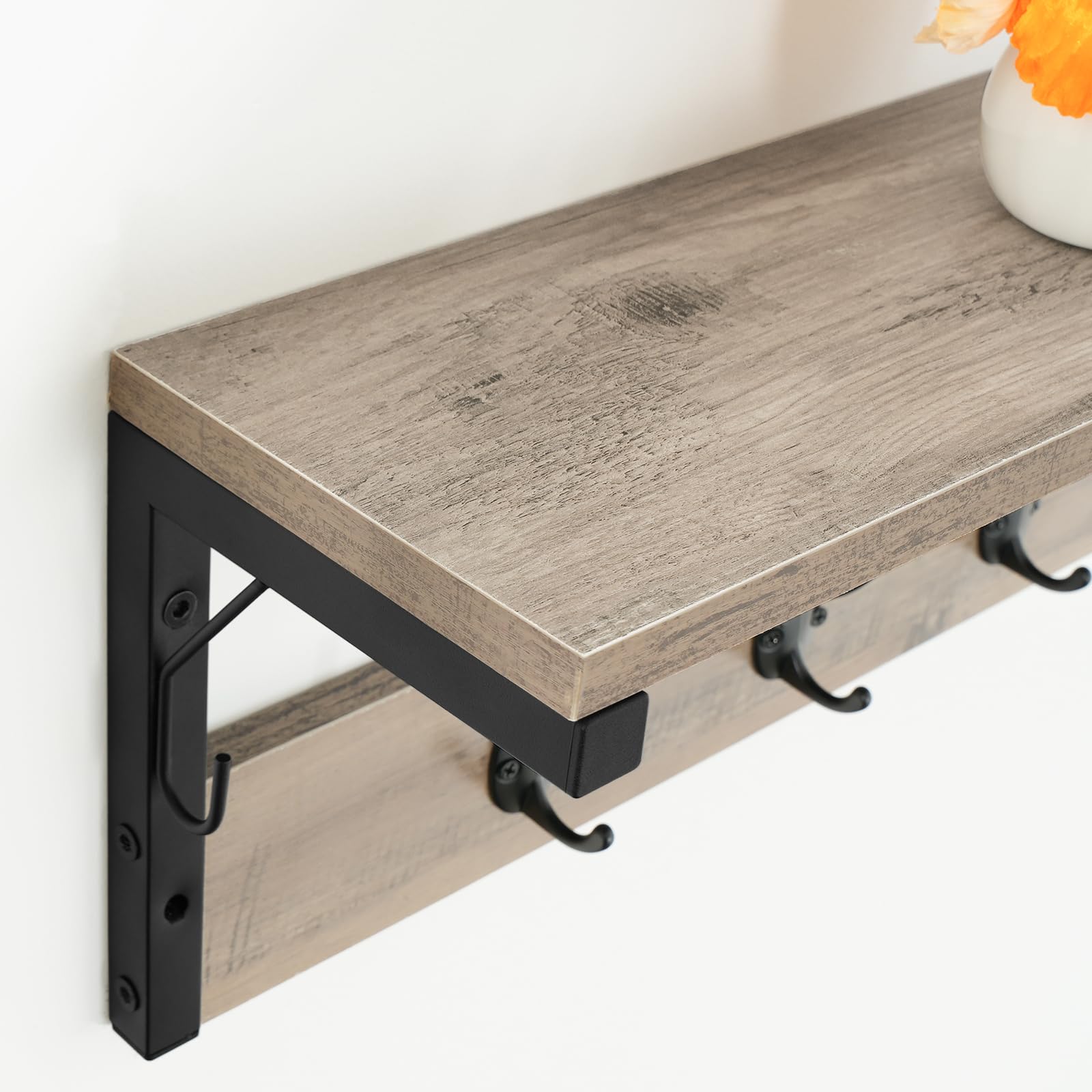 HOOBRO Perchero de Pared, Perchero con 7 Ganchos y Estante, 70 x 15 x 25 cm, para Pasillo, Entrada, Dormitorio, Cocina, Gris y Negro EBG16YM01