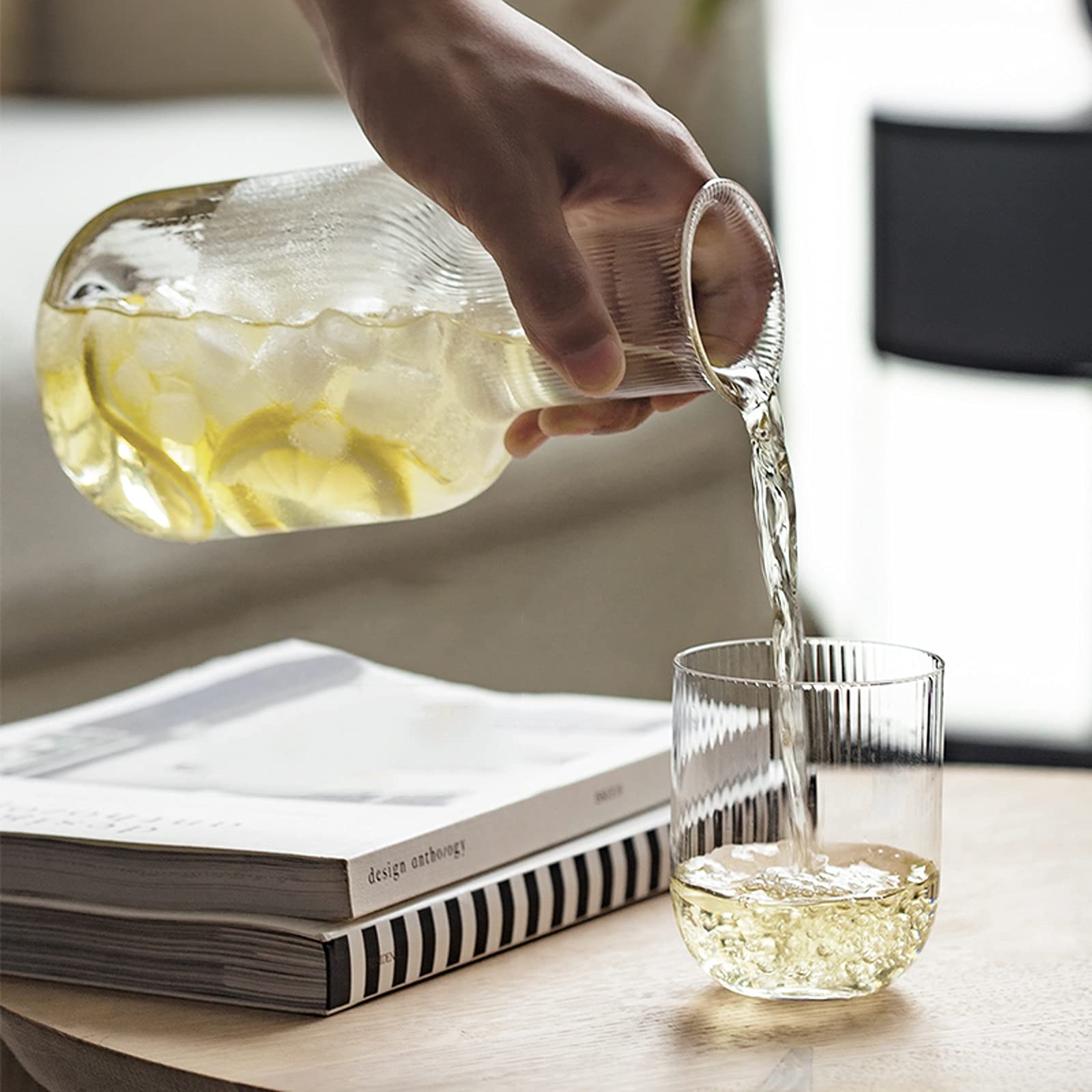 Cruche 27 onces Pichet en verre simple avec une tasse d'eau Chaîne Vertical Motif Cruche à eau froide for le lait, le jus, les boissons chaudes et froides Cruche a Eau