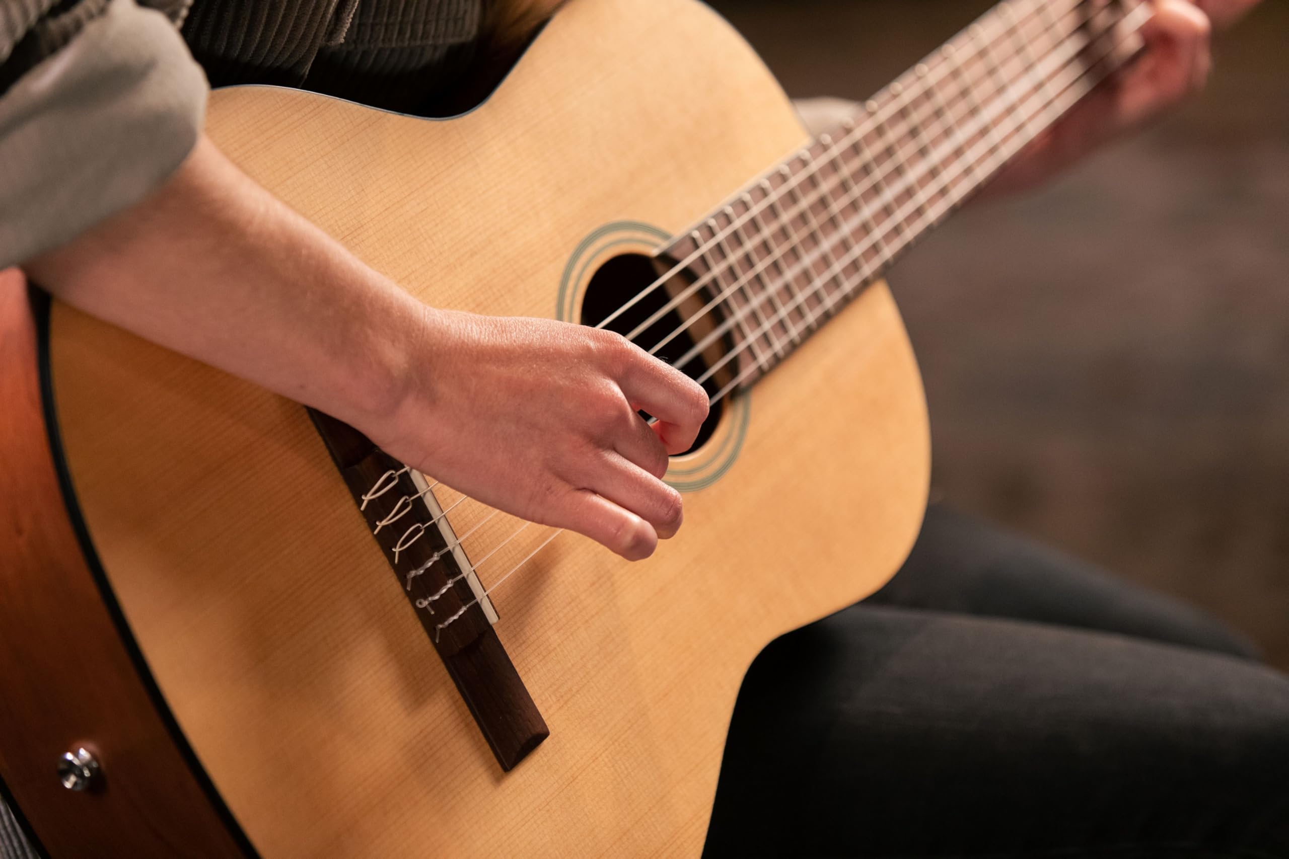 Ortega Guitars 4/4 Konzert Gitarre – Student Series – Fichte, Katalpa, Natur (RST5M)