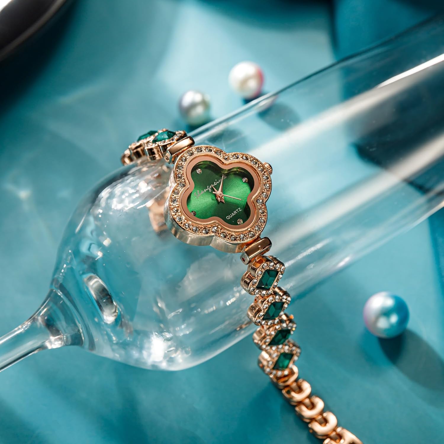 7 Pcs Set Stylish Gold Women's Watches, Four - Leaf Clover Dial with Crystals & Gemstones, Elegant Bracelet Quartz Watch for Ladies, Colorful Fashion Wristwatch Wholesale - Image 4