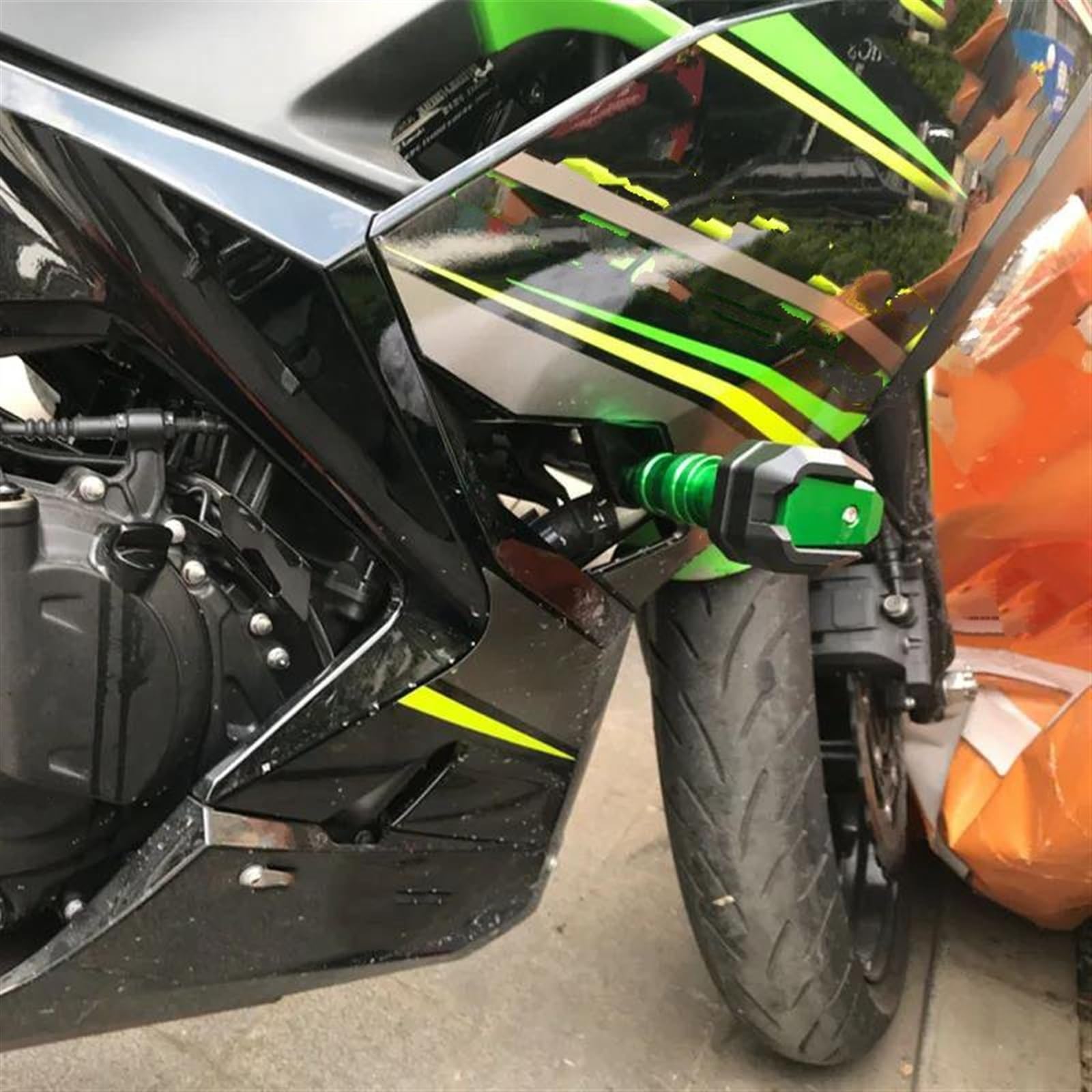 Tamponi Paratelaio Protezione anticaduta Per KAWASAKI Per Z400 2018-2023 Moto Protezione Dalla Caduta Paratelaio Carenatura Guard Crash Pad Protector(Titanio)