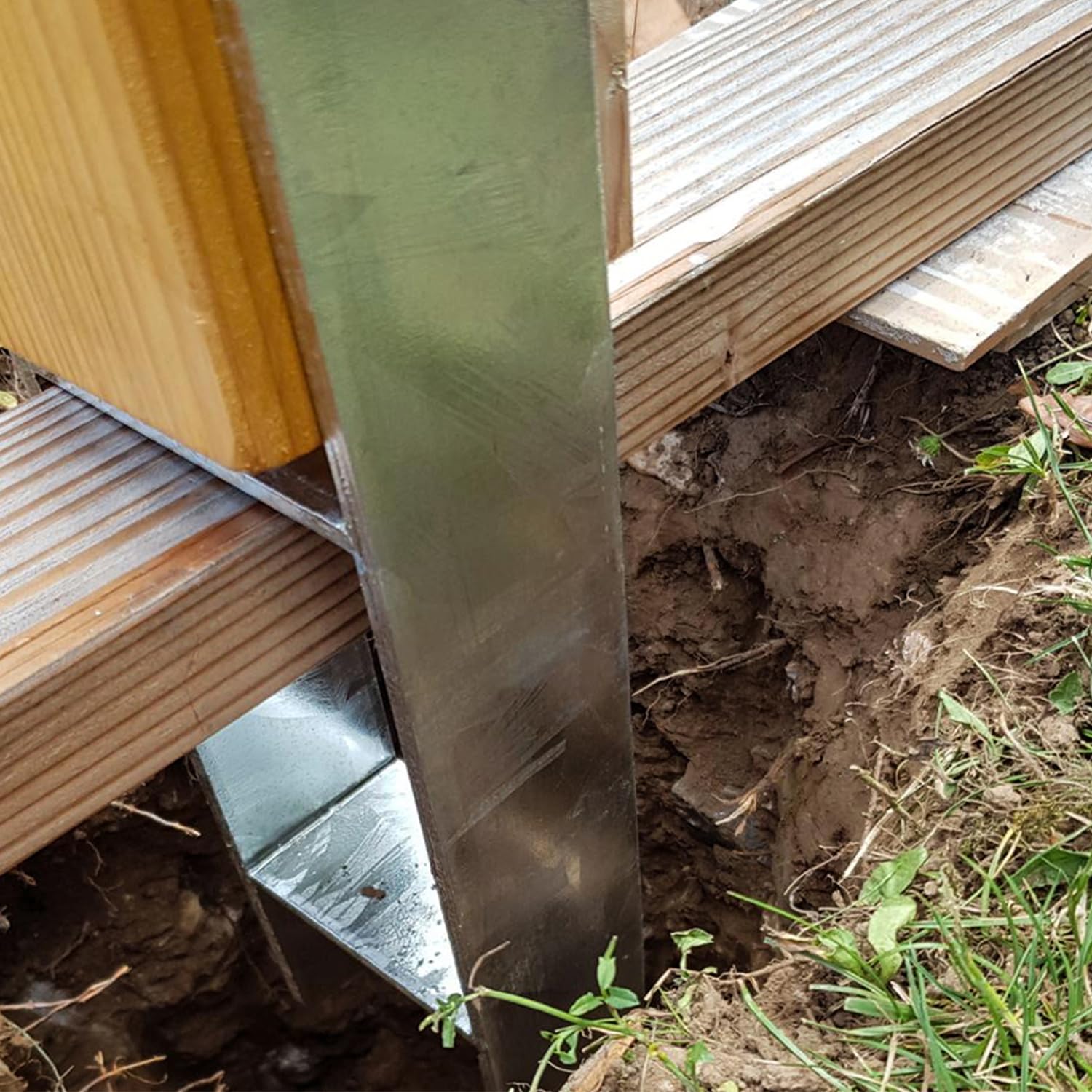 8x H-Pfostenanker 121 mm – H-Pfostenhalter für Zaun- und Holzpfosten, Robuste H-Anker für Gartenzaun, Carport, Pavillon und Holzbauprojekte (121 x 600 mm)