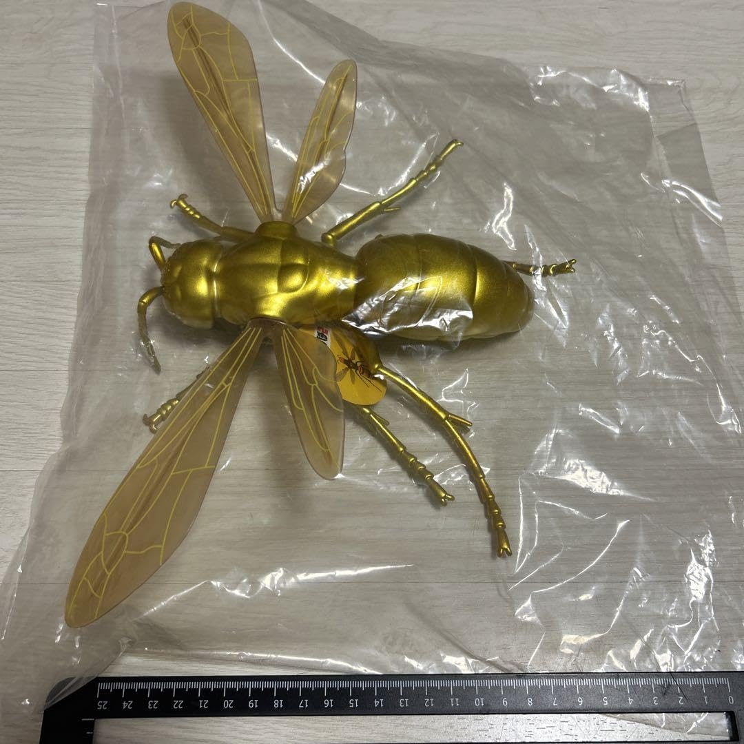 Amazon.co.jp: BIG スズメバチ フィギュア 蜂 金 ゴールド