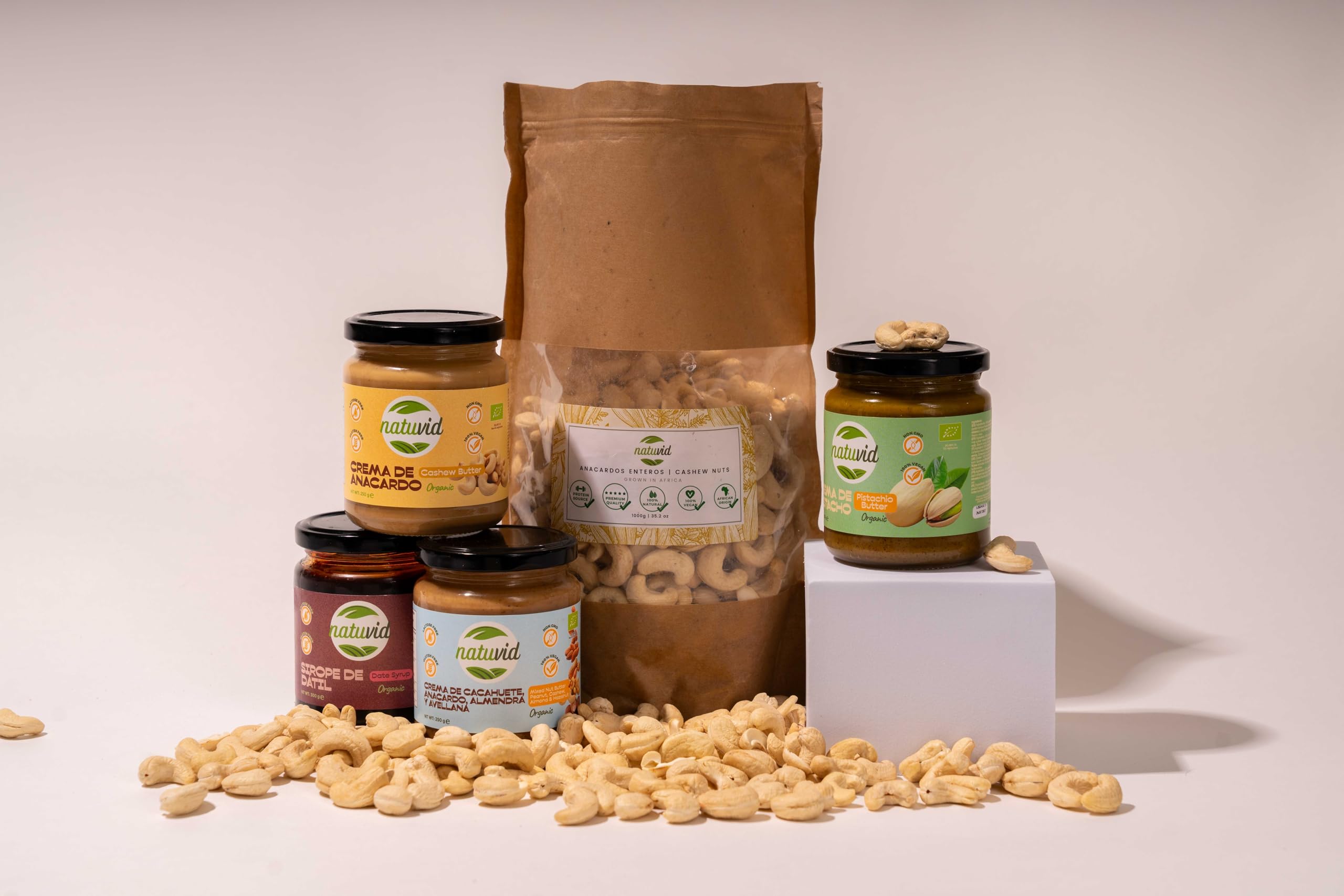 Natuvid Anacardi al Naturale (Interi) | 100% Pura Qualità Cruda (Non Tostati & Non Salati) | Ideali per Cucina Vegana, Formaggi Vegetali & Salse | Vegan