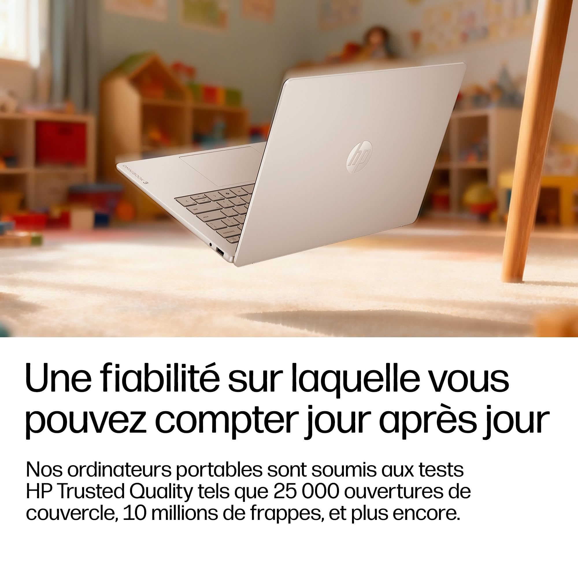 HP OmniBook 3 17-dk0000sfx Ordinateur Portable 17.3" FHD IPS, PC Portable (Core 5-120U, RAM 8 Go, SSD 512 Go, Intel Graphics, Windows 11), Laptop Argent, Clavier AZERTY
