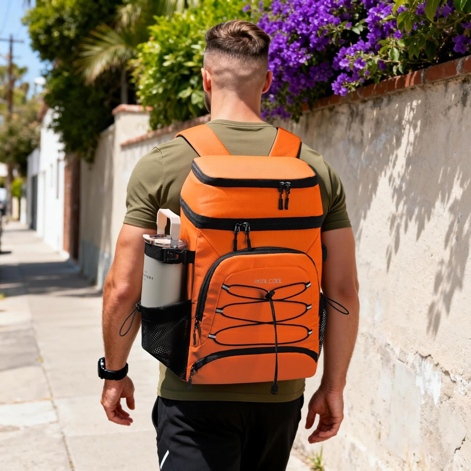 Realcool Backpack Cooler，33 Cans Insulated Leakproof Soft Cooler Bag Lightweight Camping Beach Lunch Backpack for Men Women