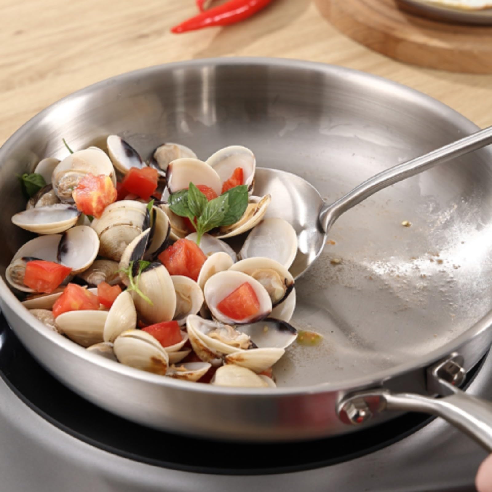KESOTO in Acciaio Inox con Coperchio Durevole Antiaderente senza Rivestimento Facile da Pulire per Quotidiana, Colazioni, 30 Cm