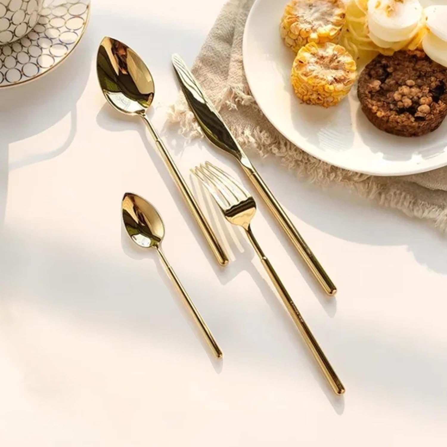 72pcs golden silverware set, Flatware sets for 18, premiun golden cutlery set, 18/8 stainless steel tableware set for home kitchen,wedding,party, dishwasher safe