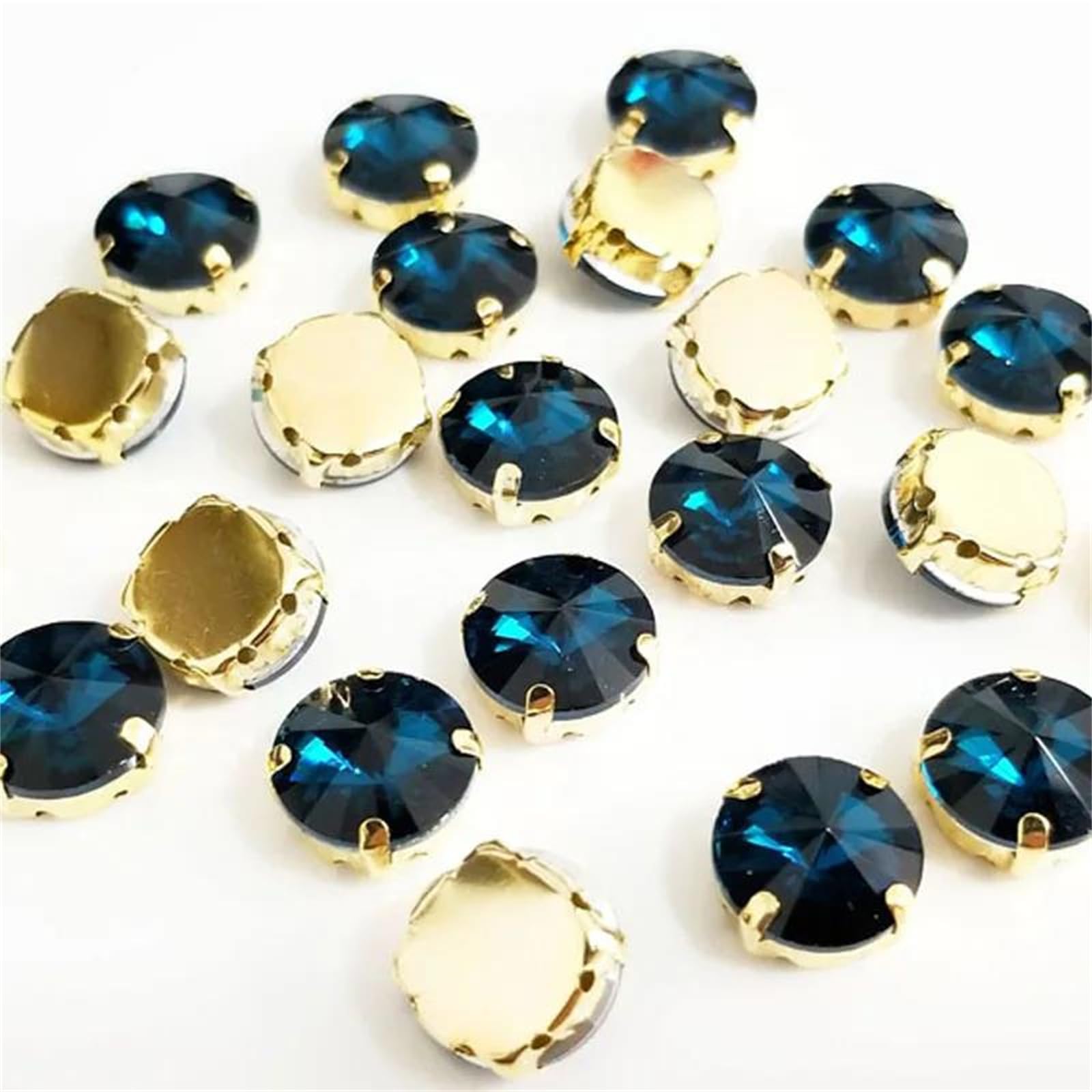 Strass à coudre bleu paon pour customiser vos vêtements et travaux d'aiguille