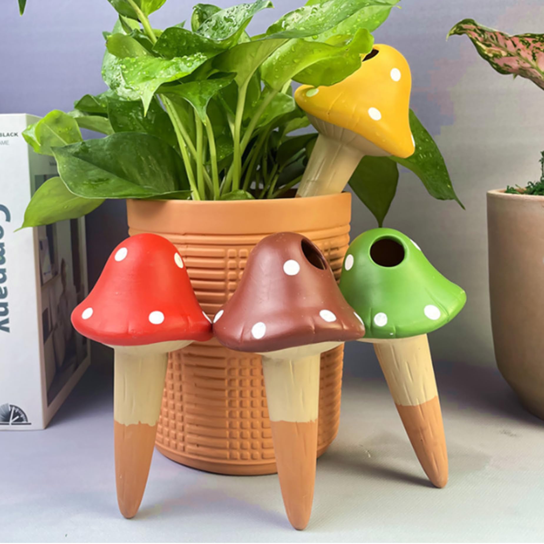 Piquets d'arrosage automatique, 4 pointes d'arrosage en terre cuite, pointes automatiques pour champignons à libération lente, dispositifs automatiques pour plantes en pot intérieures et extérieures