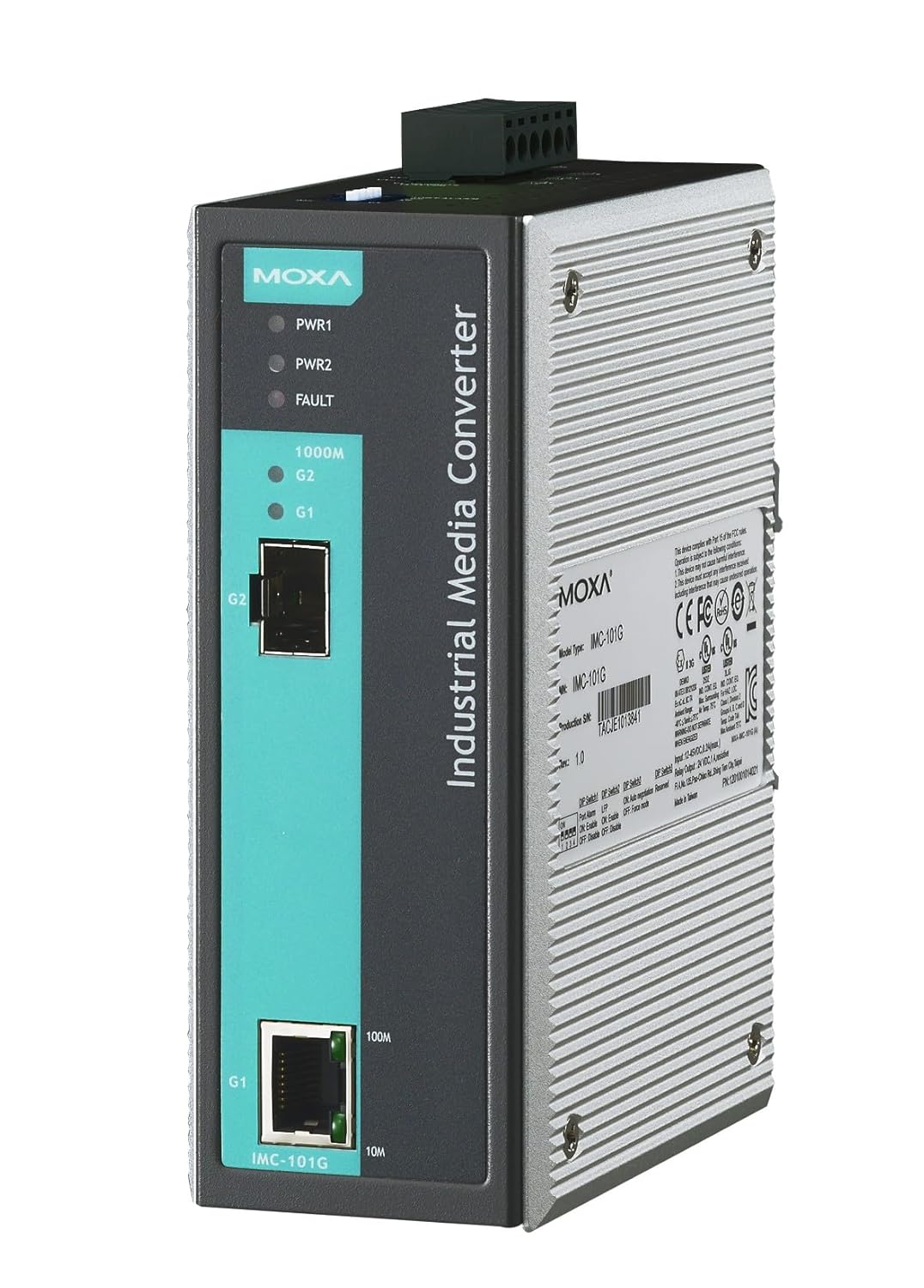 Lado angulado view of MOXA IMC-101G Industrial Media Converter showing product label and certifications