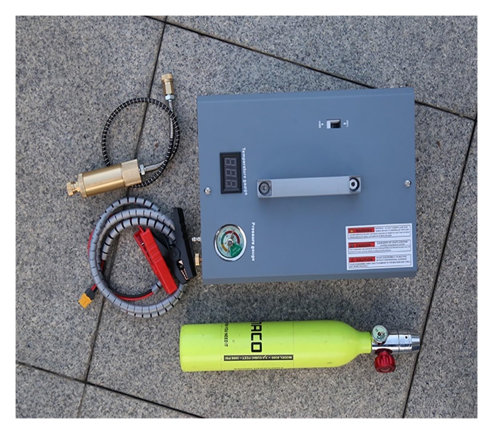 Sprężarka powietrza, 4500Psi PCP pompa głębinowa sprężarka powietrza 300Bar wysokociśnieniowe karabiny pneumatyczne 12V nurkowanie 30MPA inflator strzelanie(Brown)