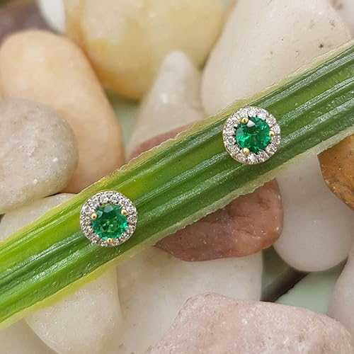 Miniatura 7 de Dazzlingrock Collection Aretes redondos de 10 quilates con halo de diamantes blancos y piedras preciosas creadas en laboratorio, oro amarillo