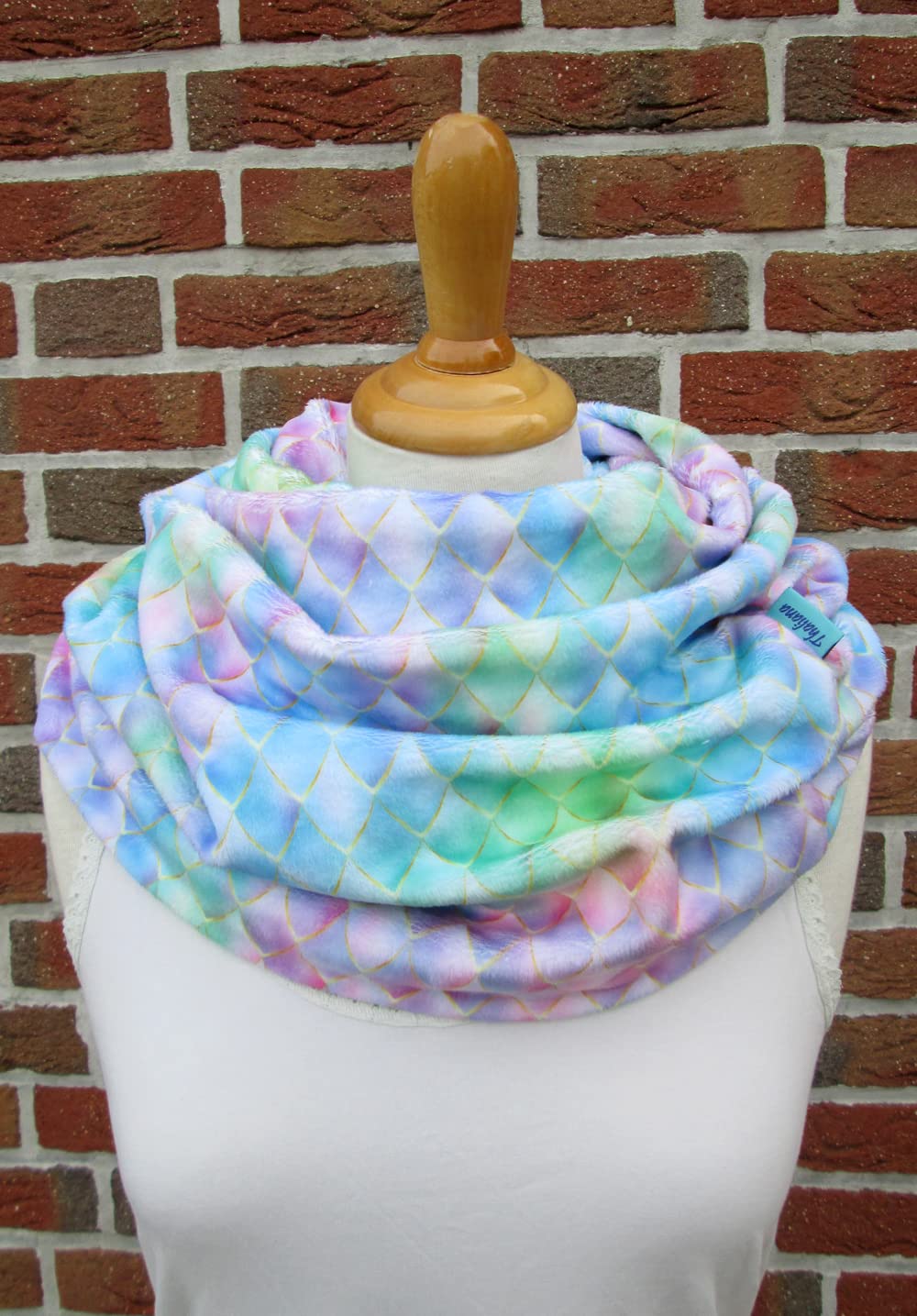 Rainbow Dragon in pastell romantischer kuscheliger XL Schal mit Drachenschuppen
