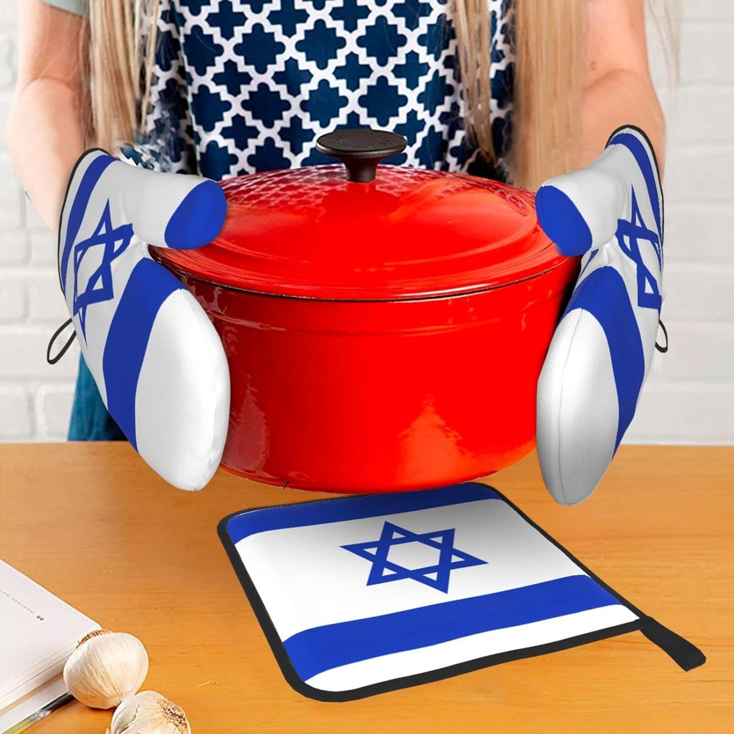 Israeli Flag Print Heat Resistant Microwave Gloves, Used for Baking, Cooking, and Fashion Kitchen Essentials