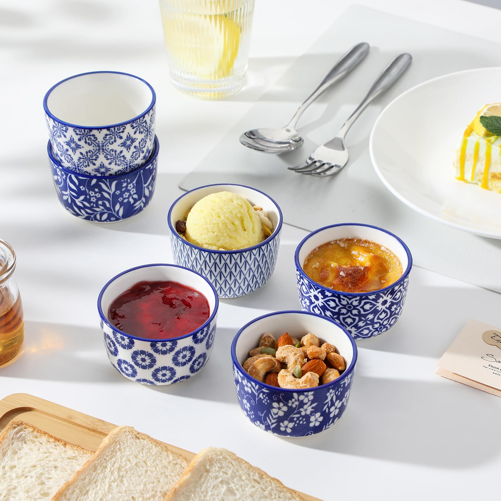 vancasso Ramequins Lot, 6 X 120 ML Ramequins et Moules à Soufflés en Porcelaine Bleu et Blanc, Ramequin Creme Brulee pour Muffin et Gâteau, Ramequin Pour à Crème, Sauce - Ø8 CM - Style Chinois
