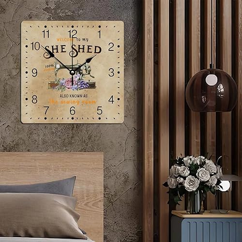 Miniatura 4 de Zyadsinoudor Reloj de pared de PVC con texto en inglés "Welcome to My She Shed", máquina de coser con flores moradas, reloj de pared grande de 12