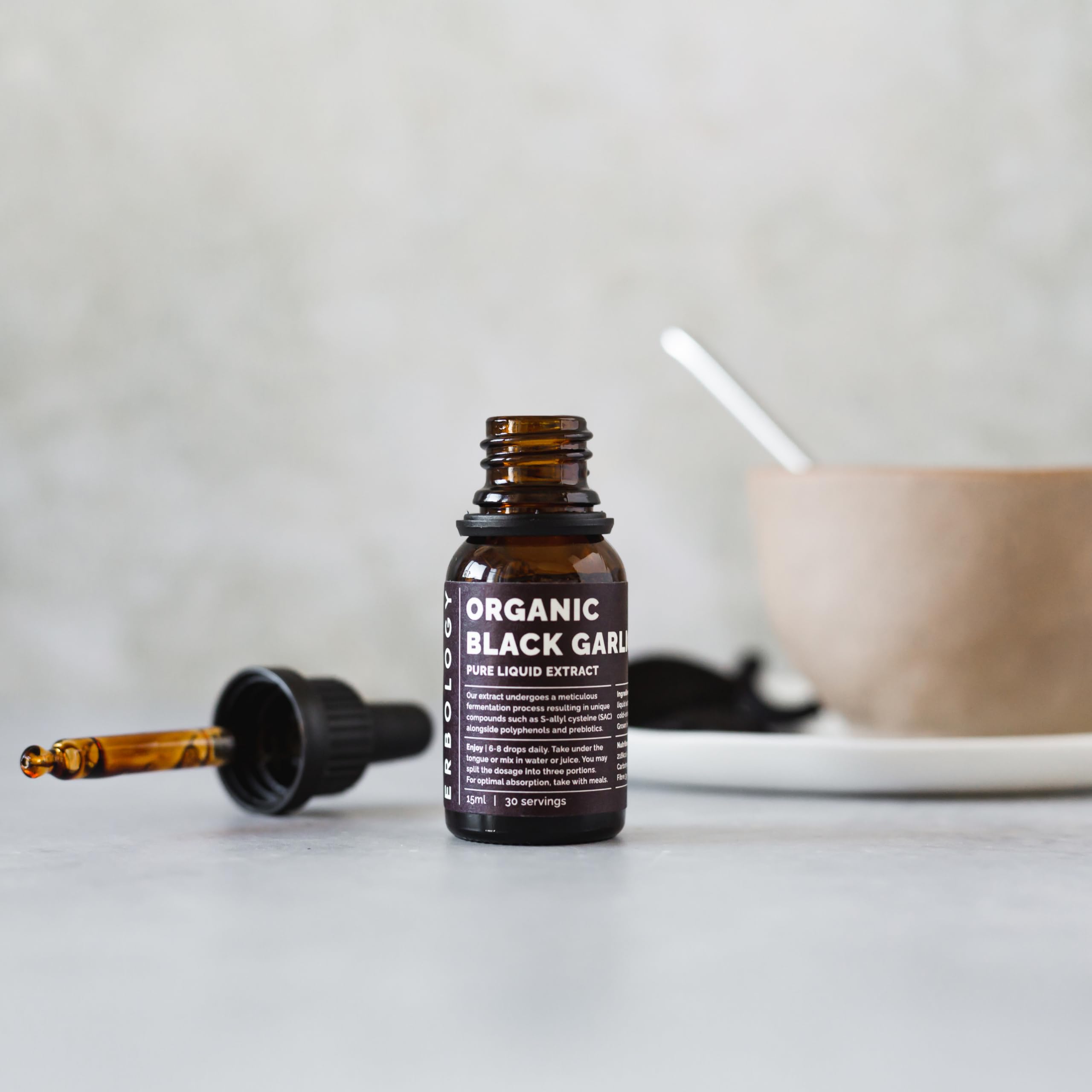 Erbology Extracto líquido puro de ajo negro orgánico, 15 ml, 30 porciones, hecho del mejor ajo francés, lote pequeño